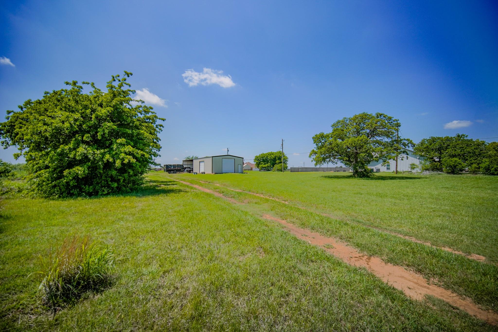 main property photo 8
