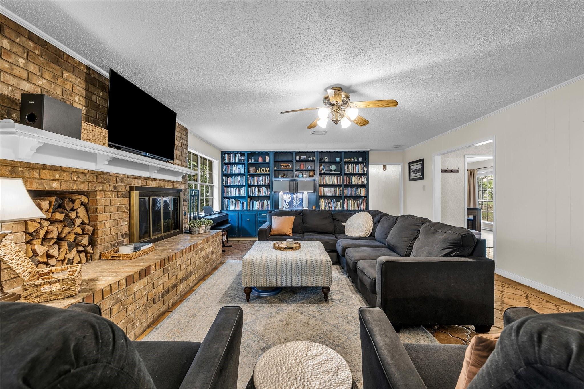main property photo 11