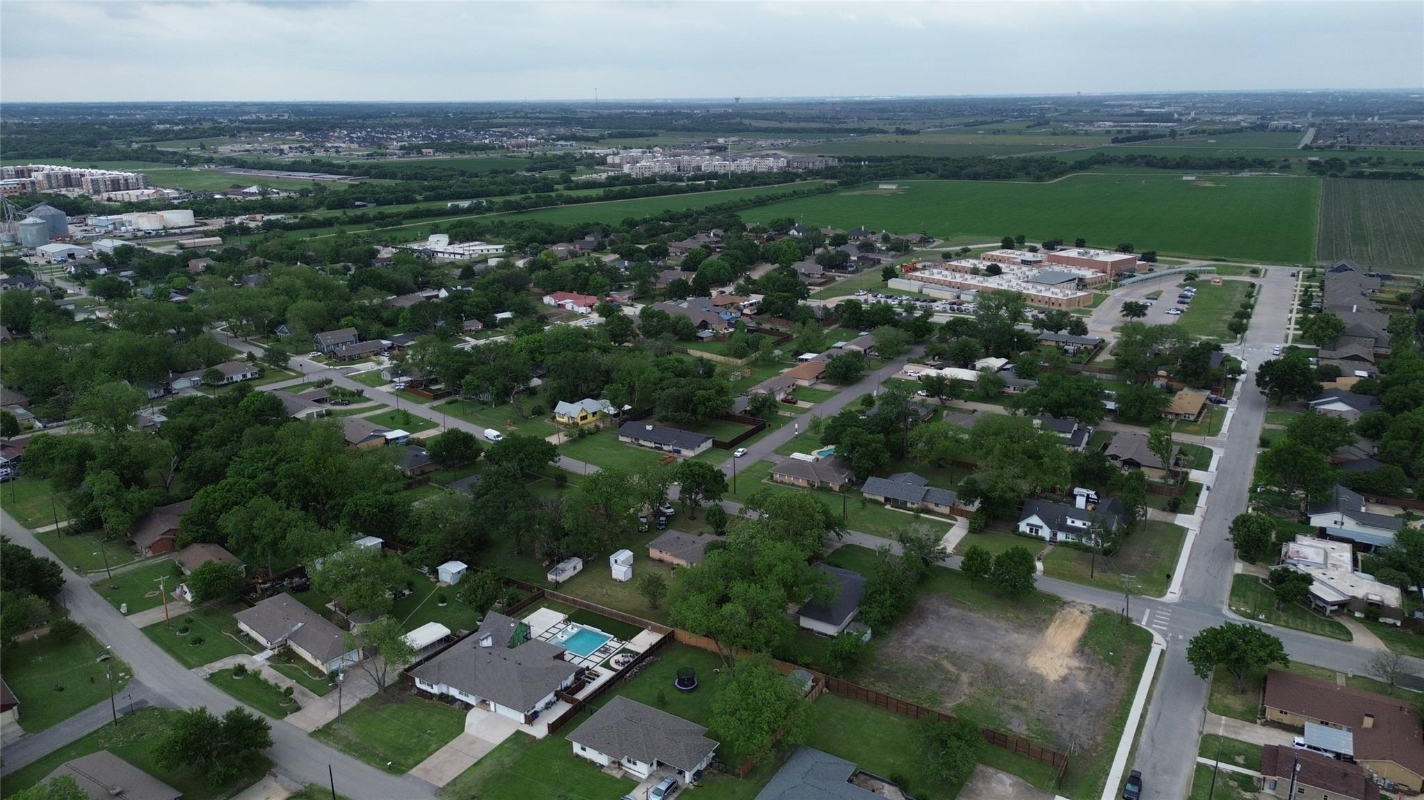main property photo 12