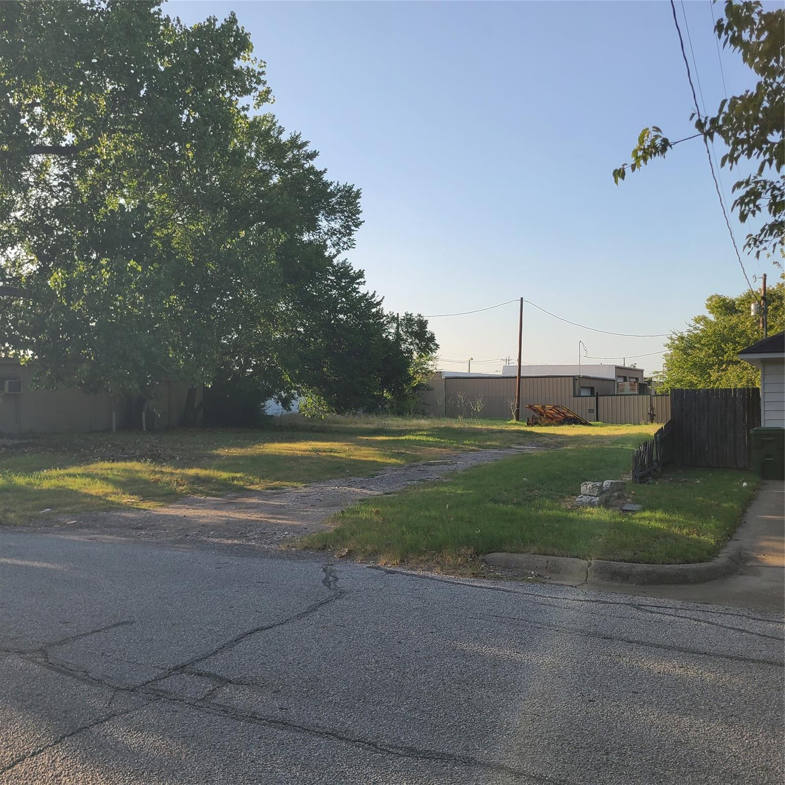 main property photo 19