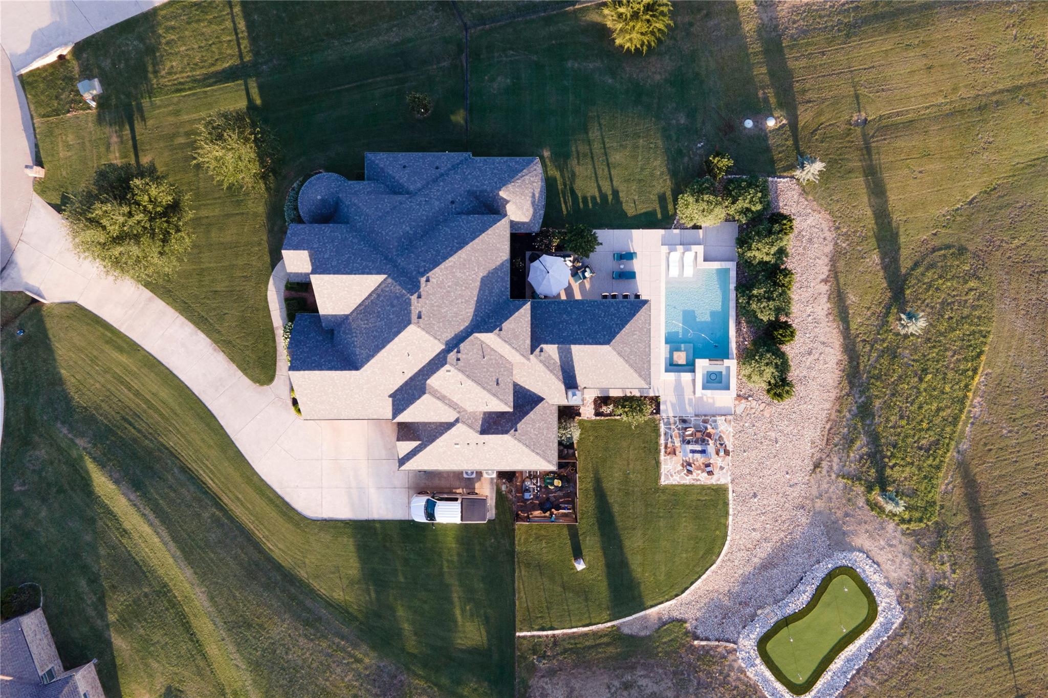 main property photo 36