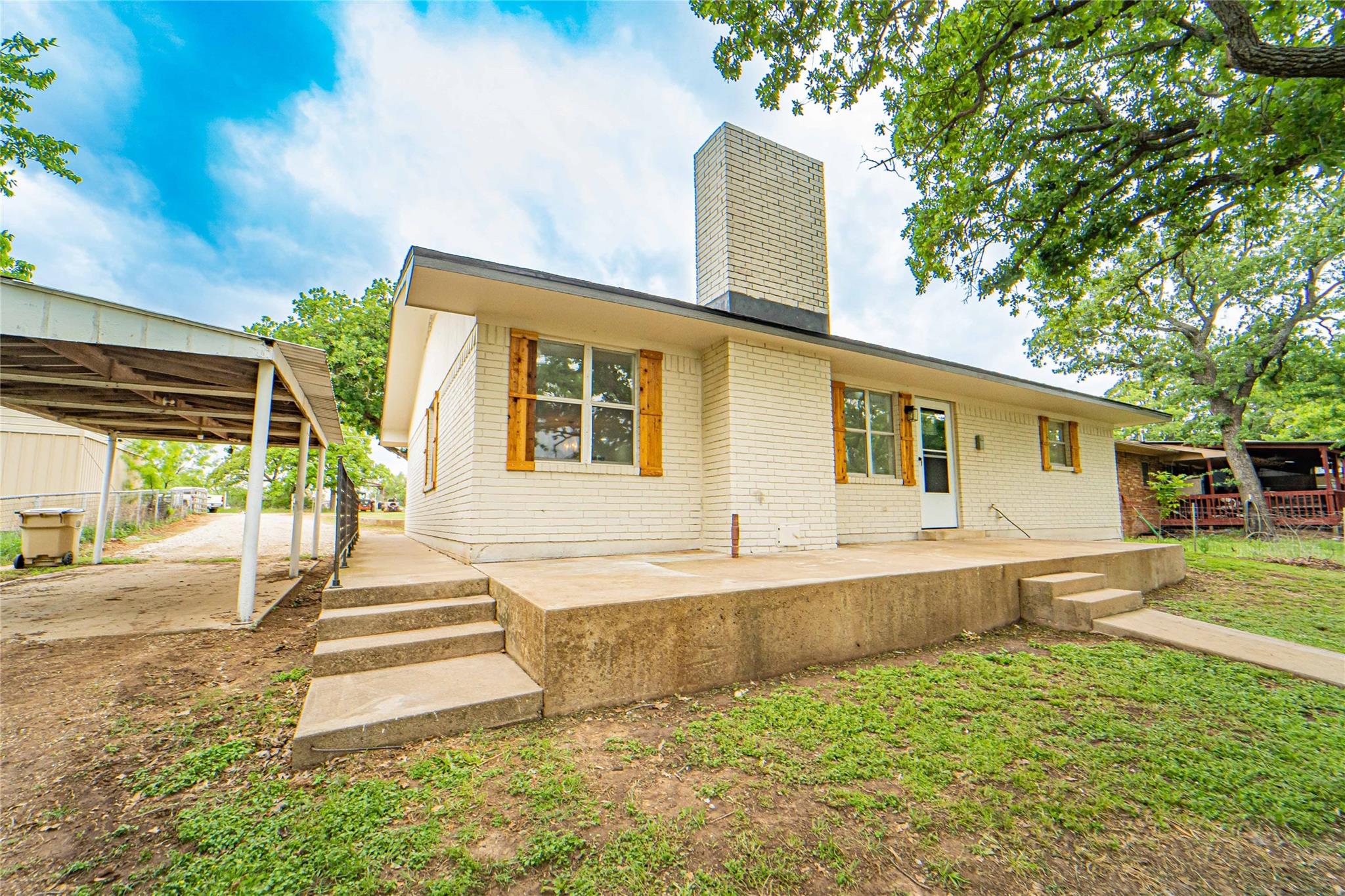 main property photo 20