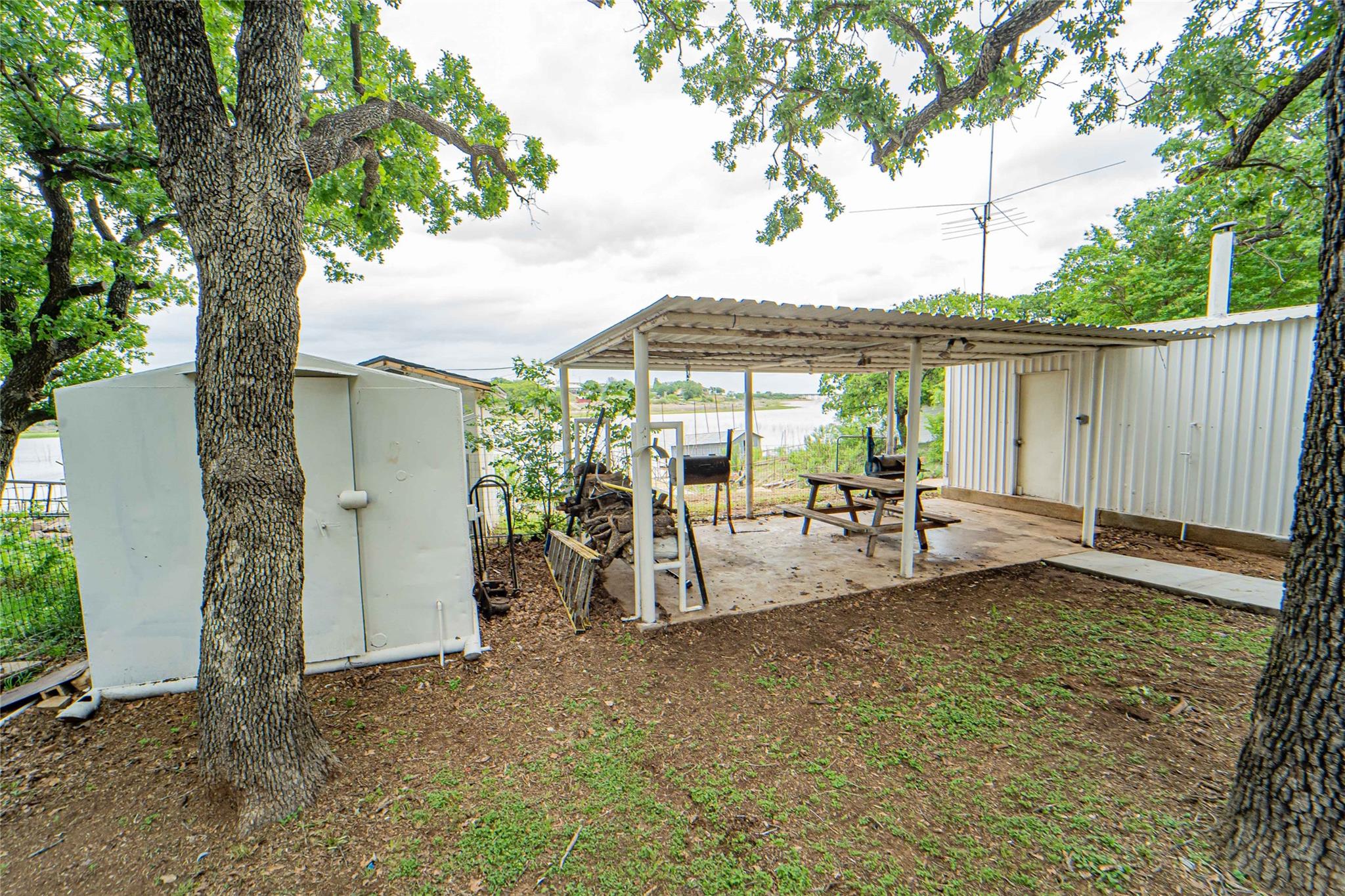 main property photo 25