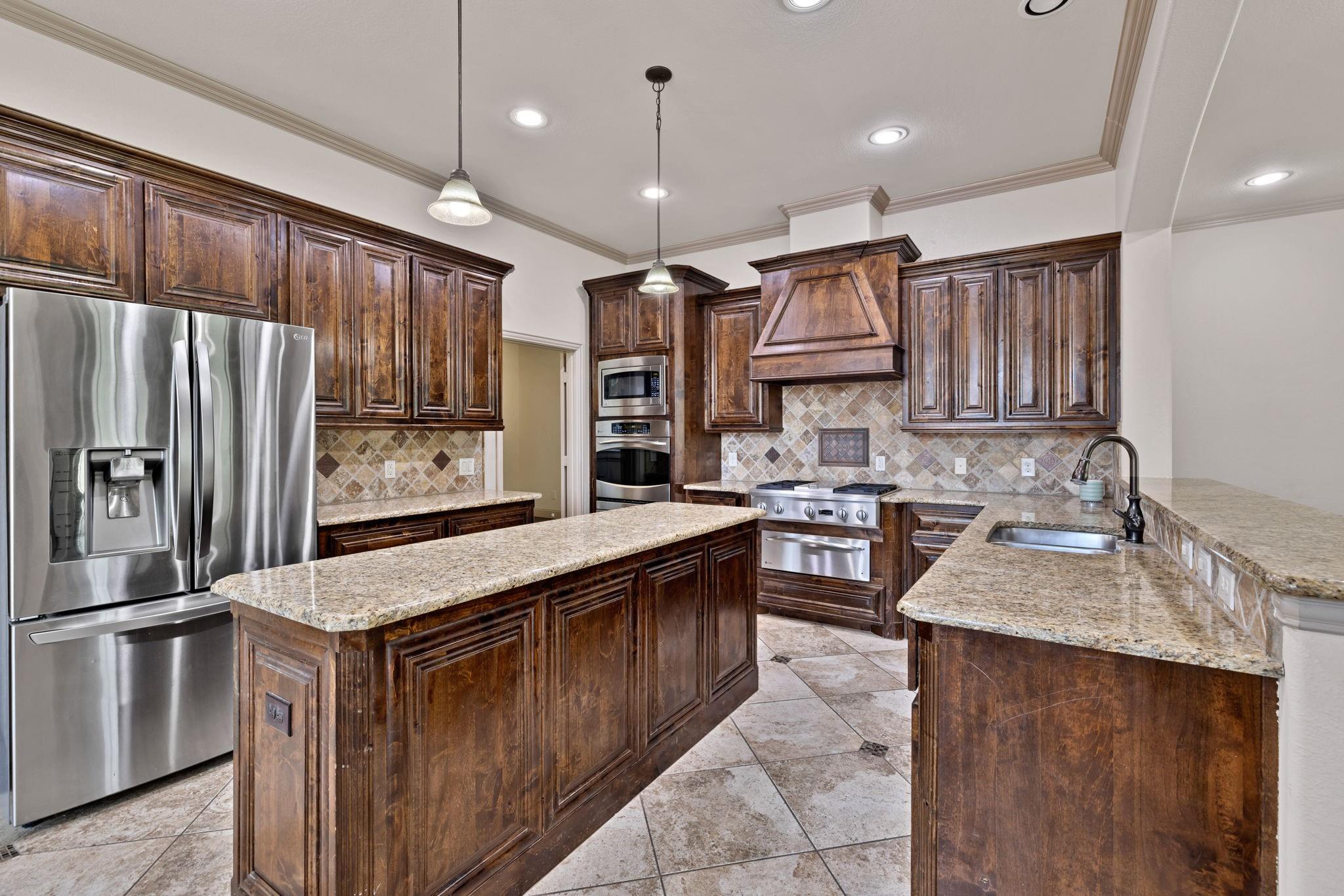 main property photo 12