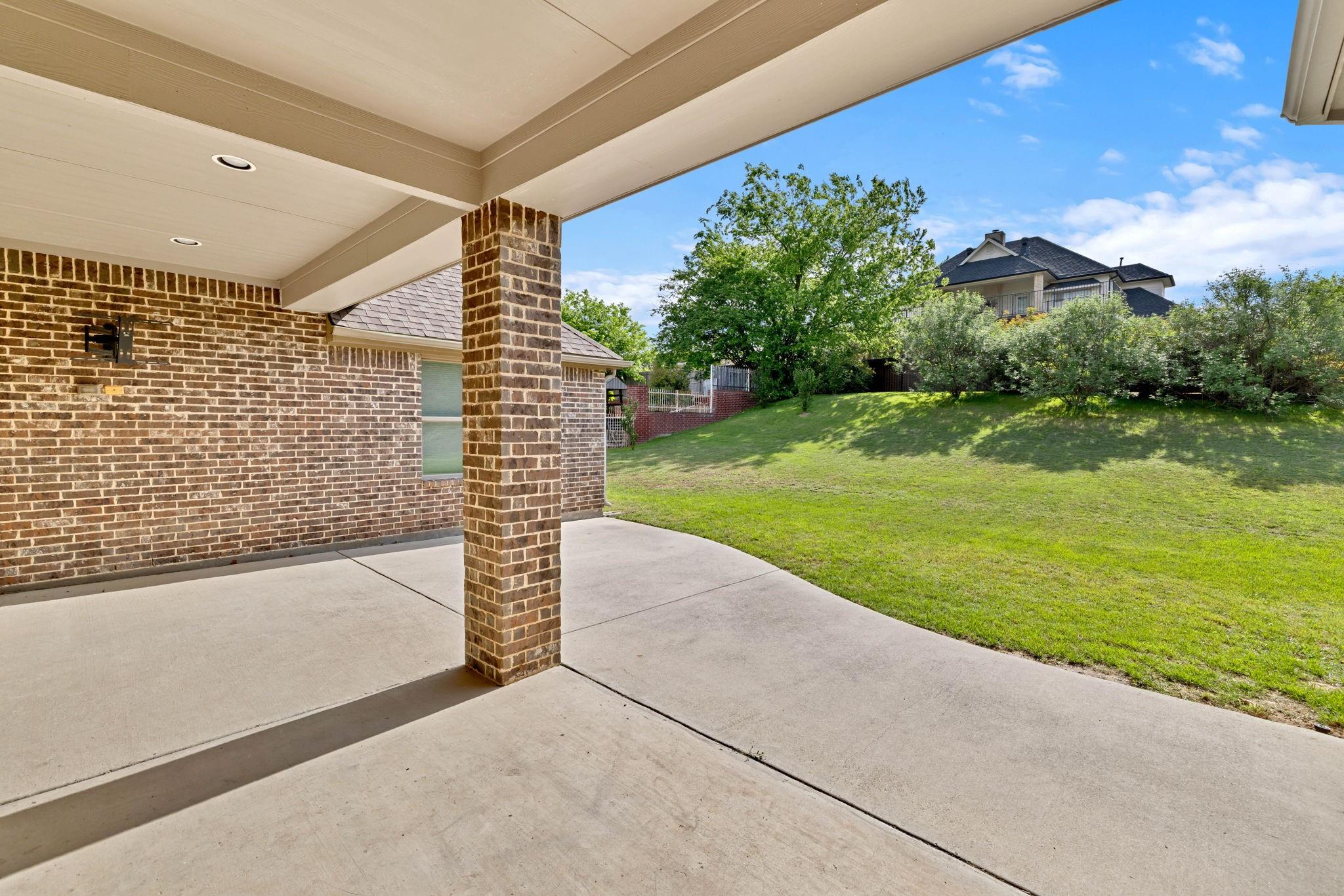 main property photo 27