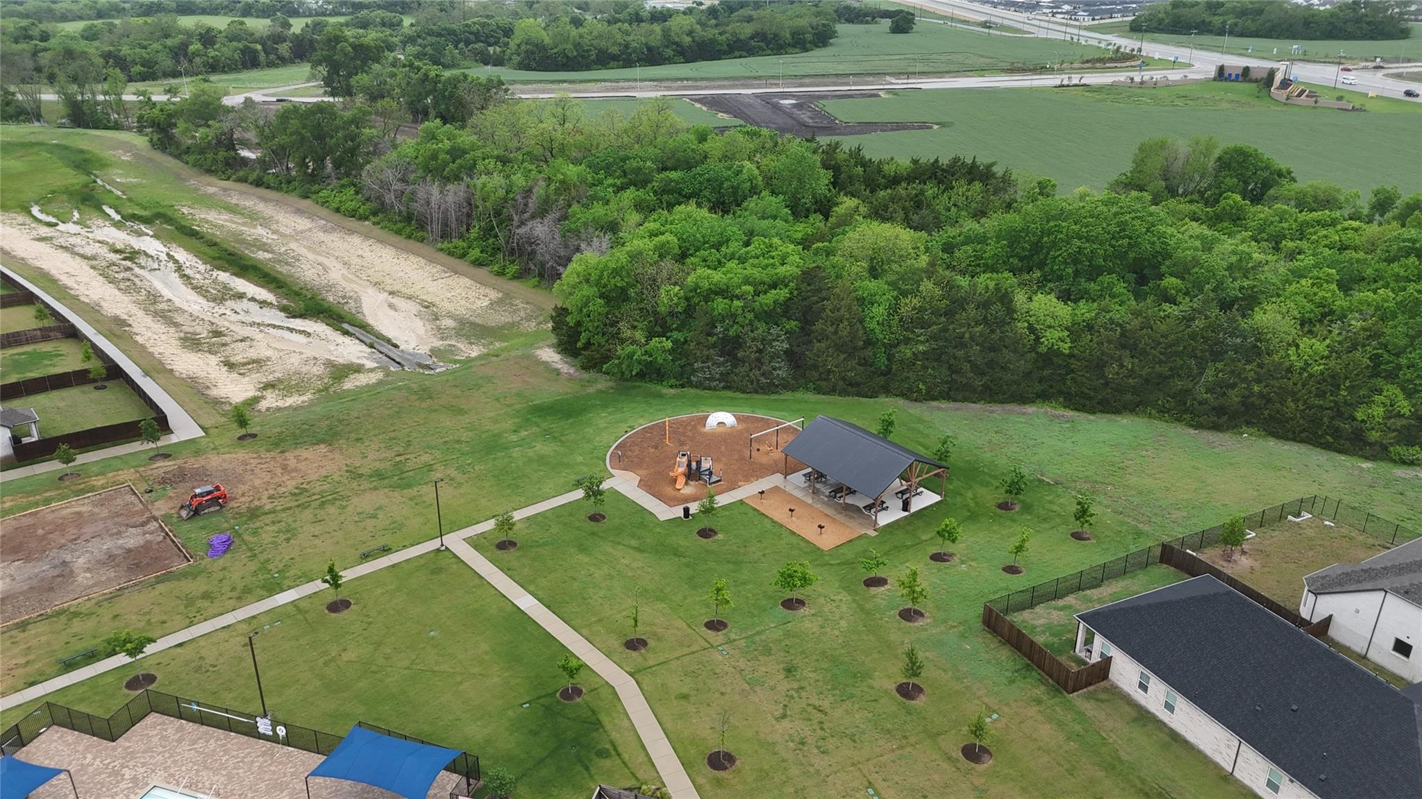 main property photo 5