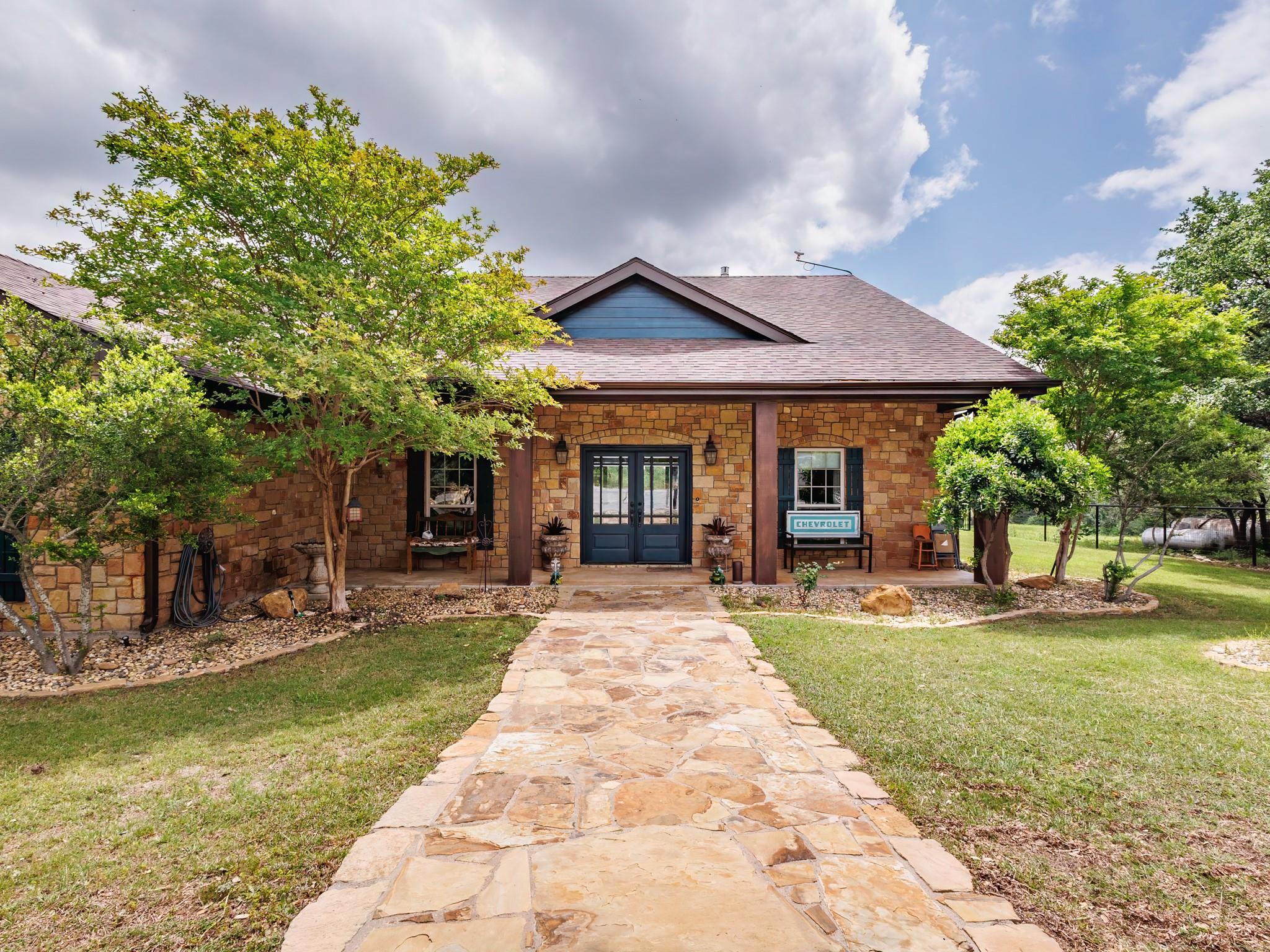 main property photo 2