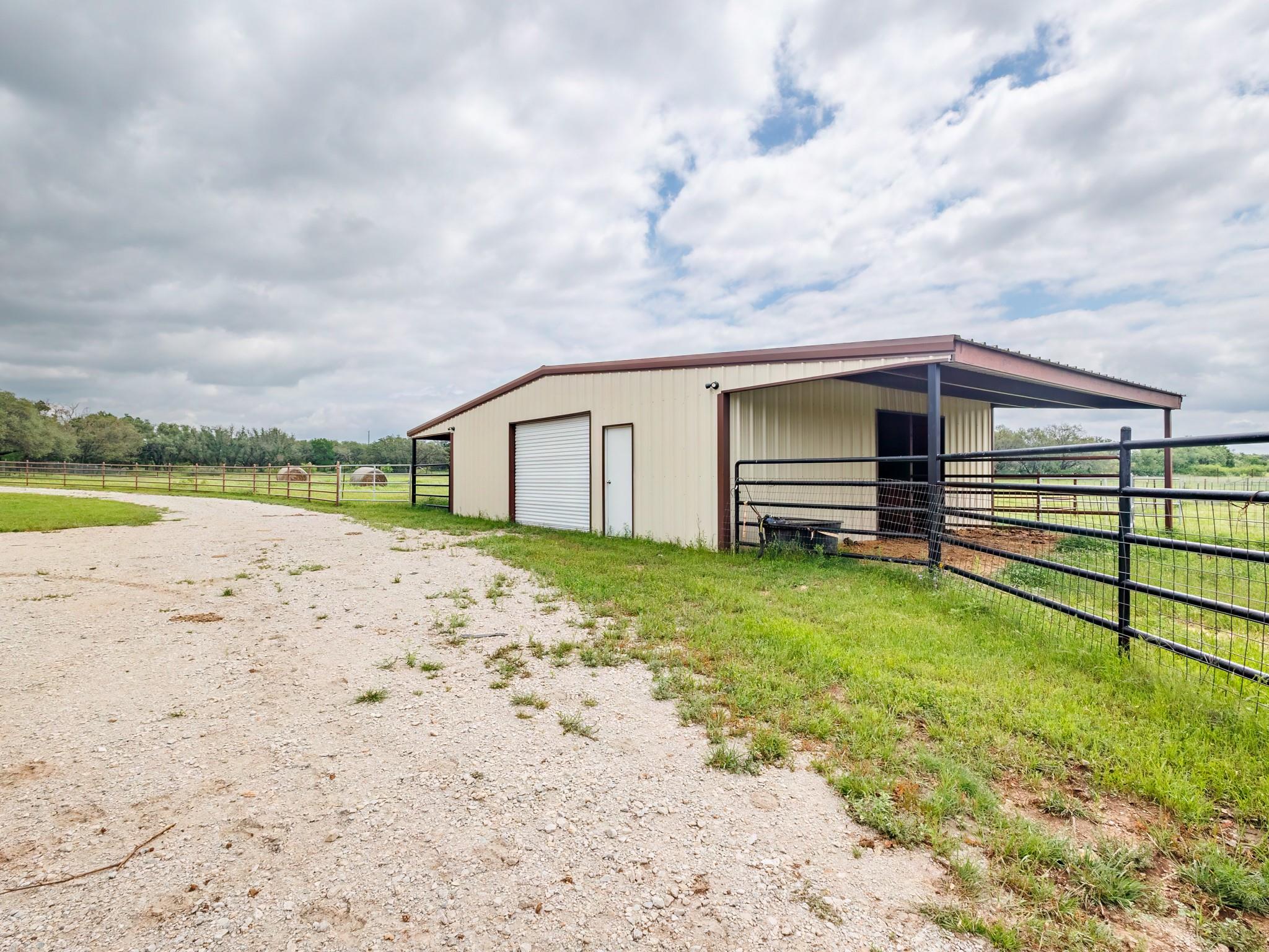 main property photo 29