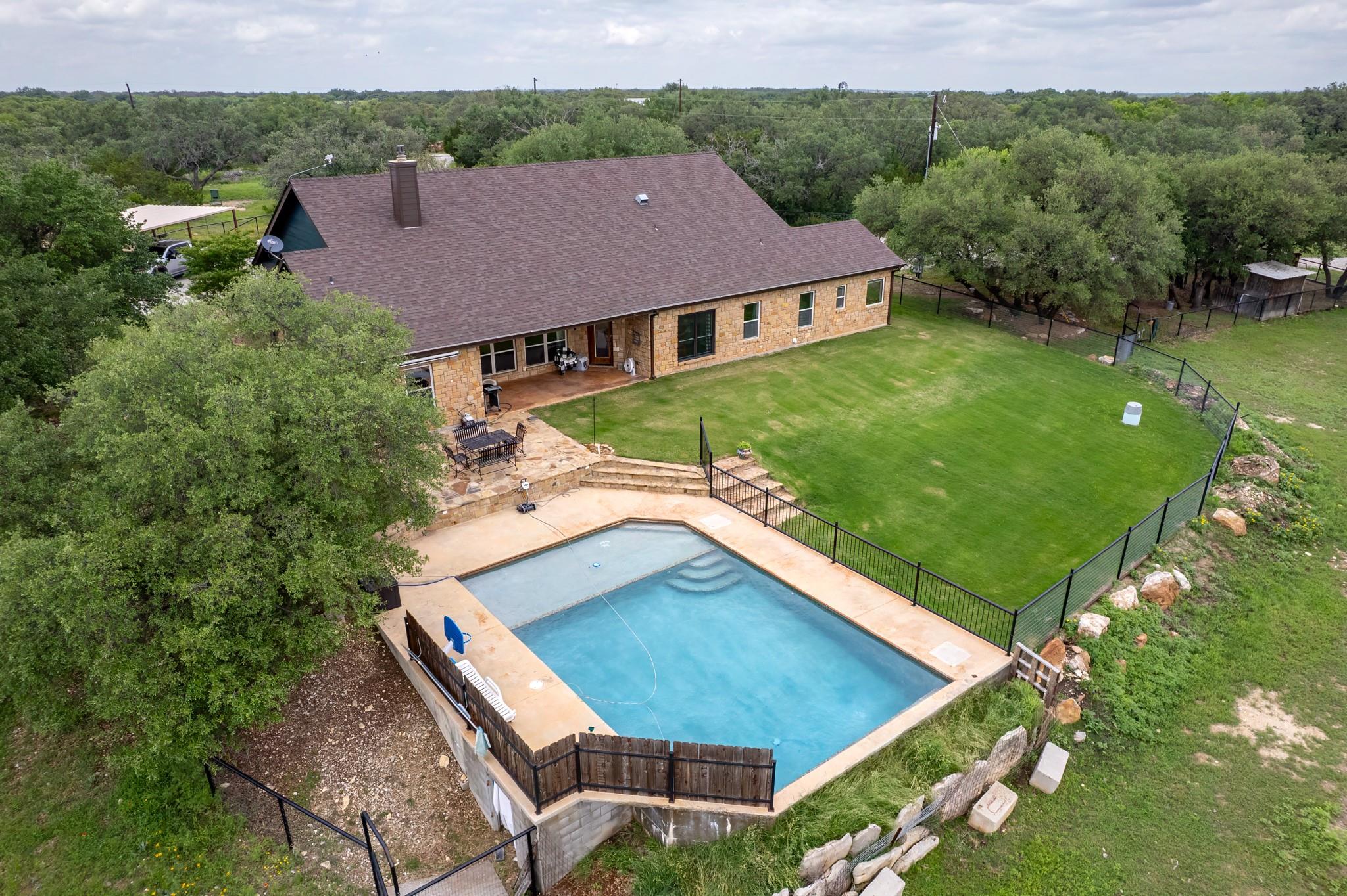 main property photo 33