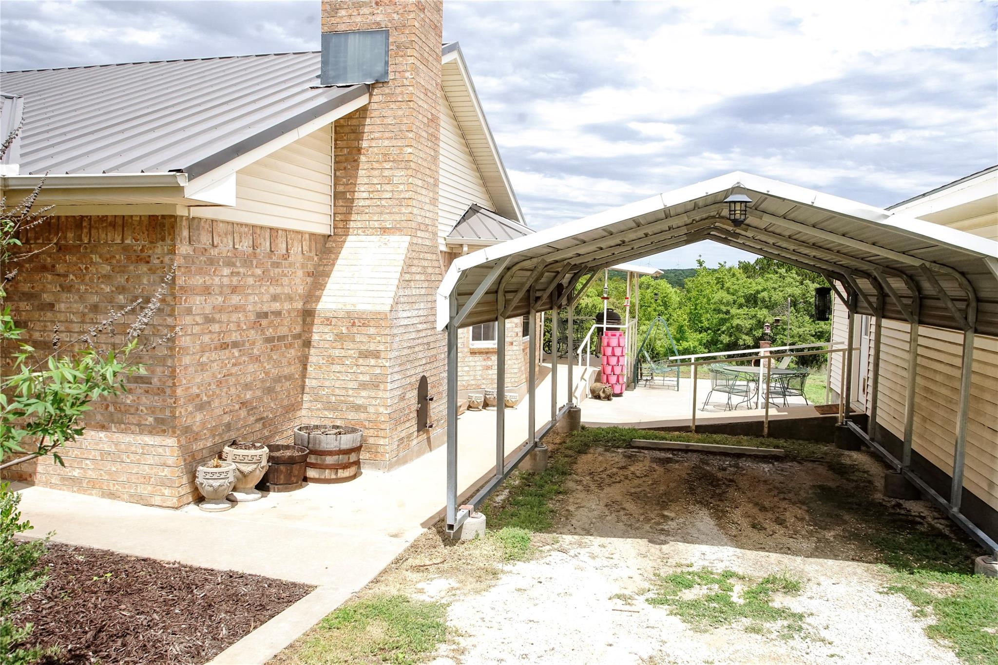 main property photo 7