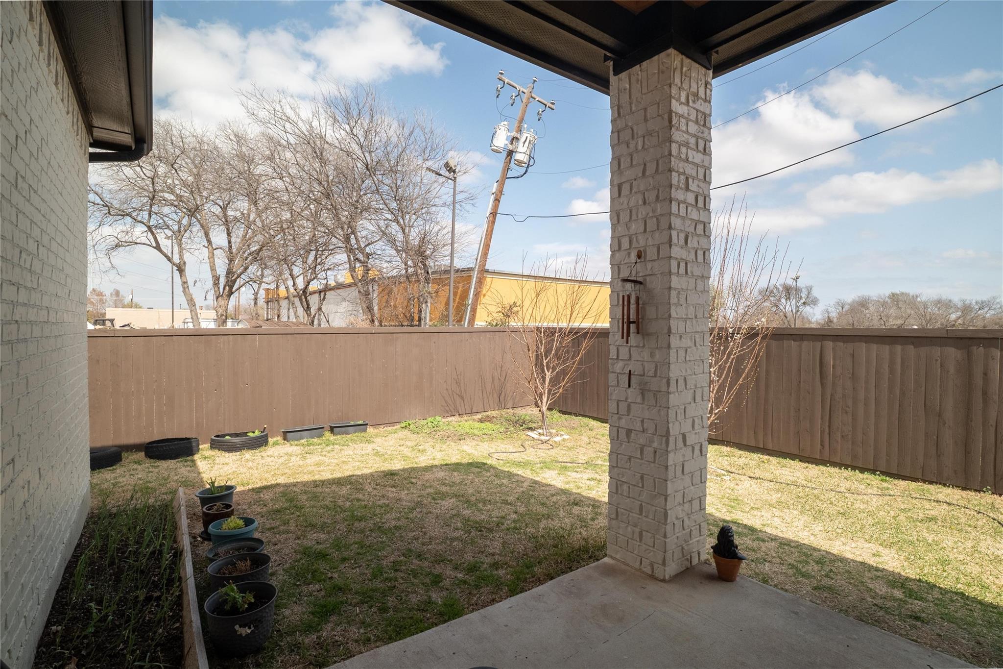 main property photo 16