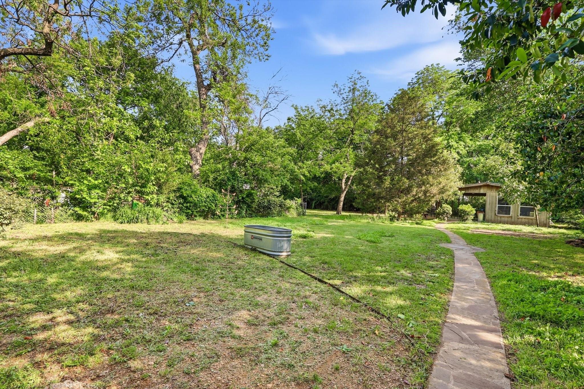 main property photo 27