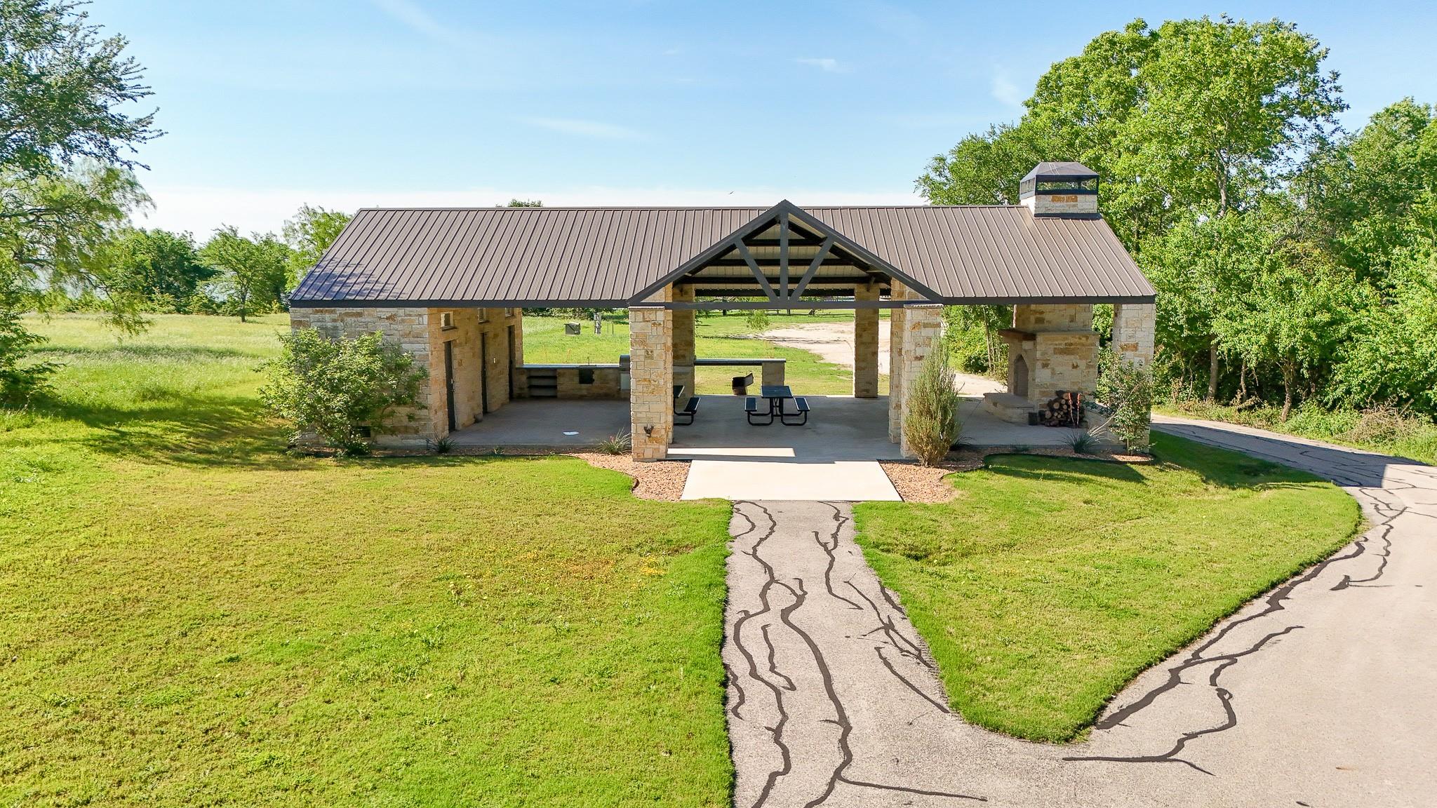 main property photo 9