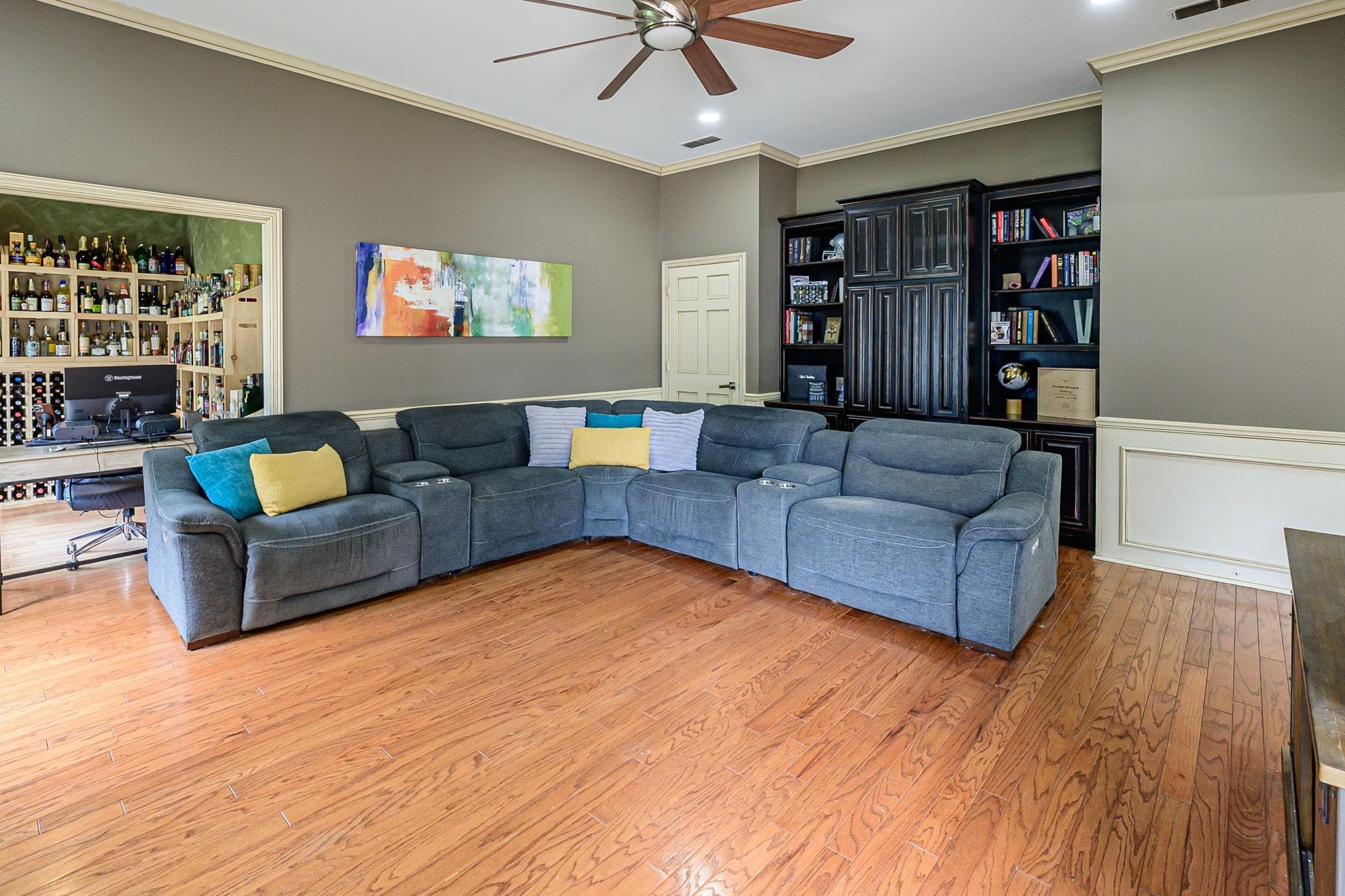 main property photo 24