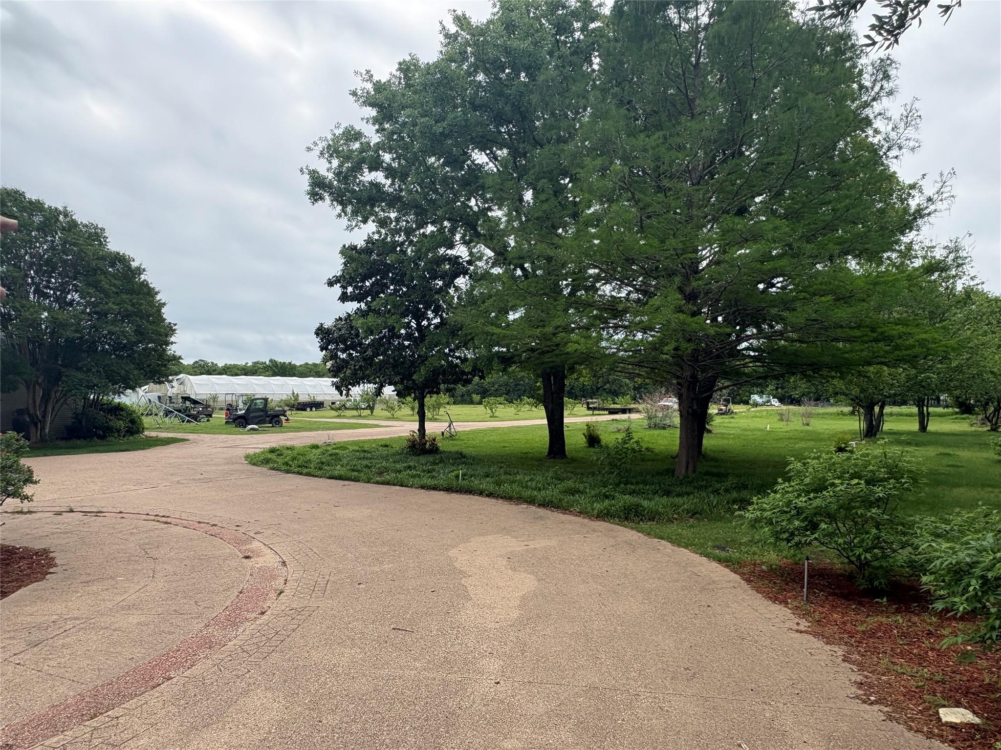 main property photo 28