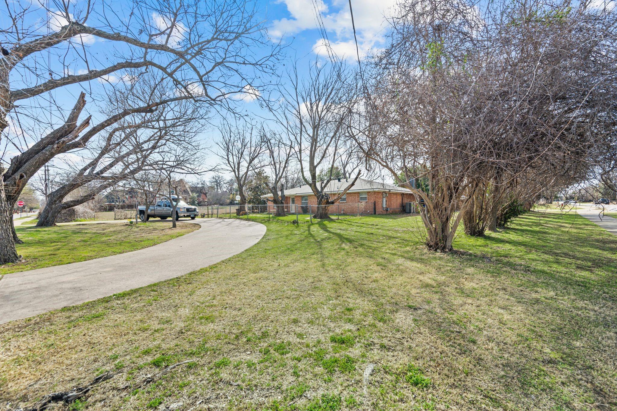 main property photo 12