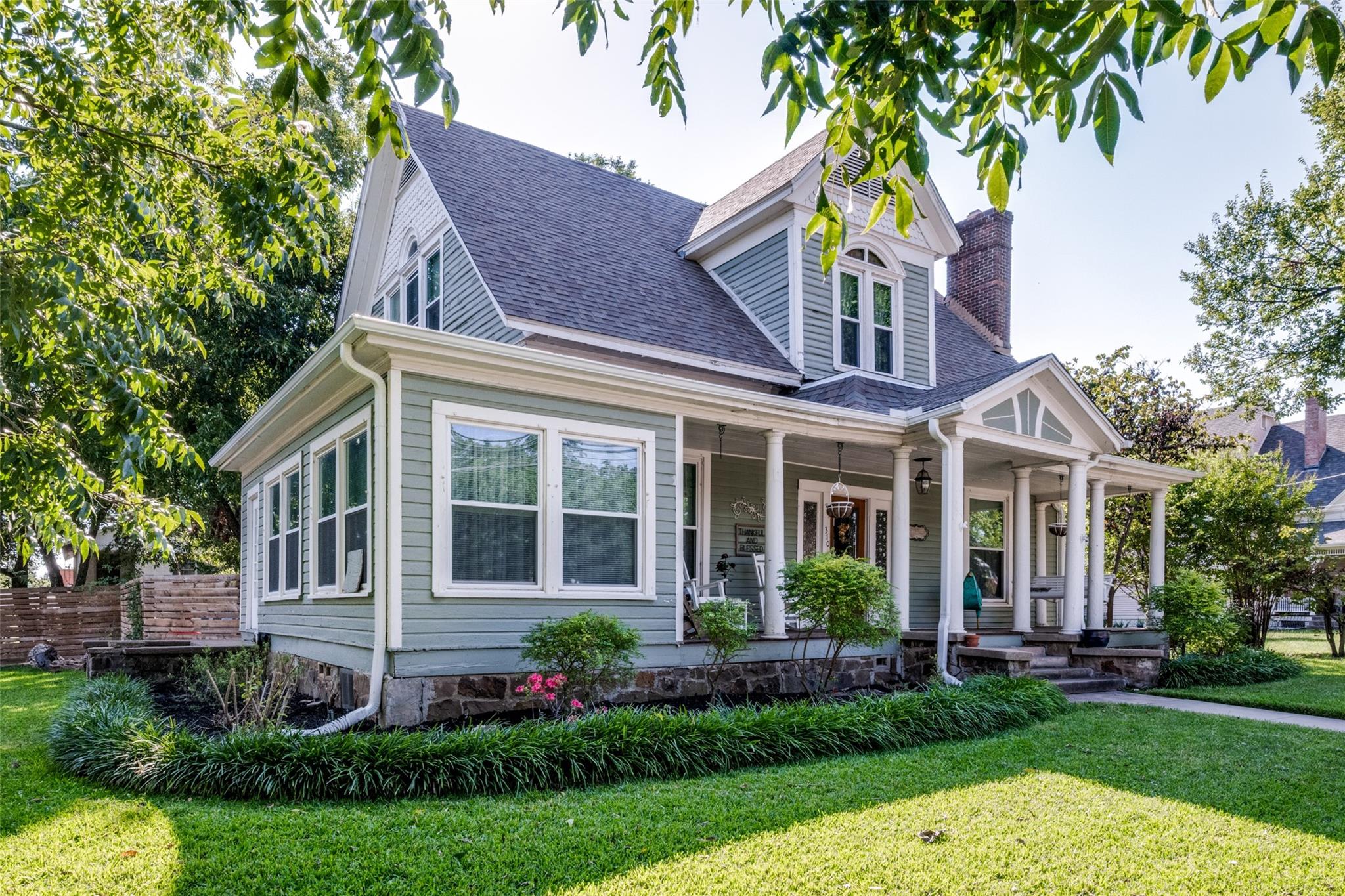 main property photo 2