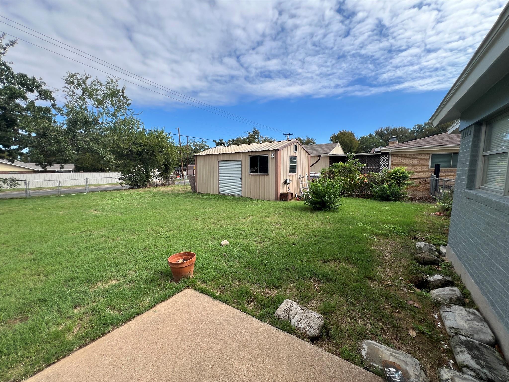 main property photo 23