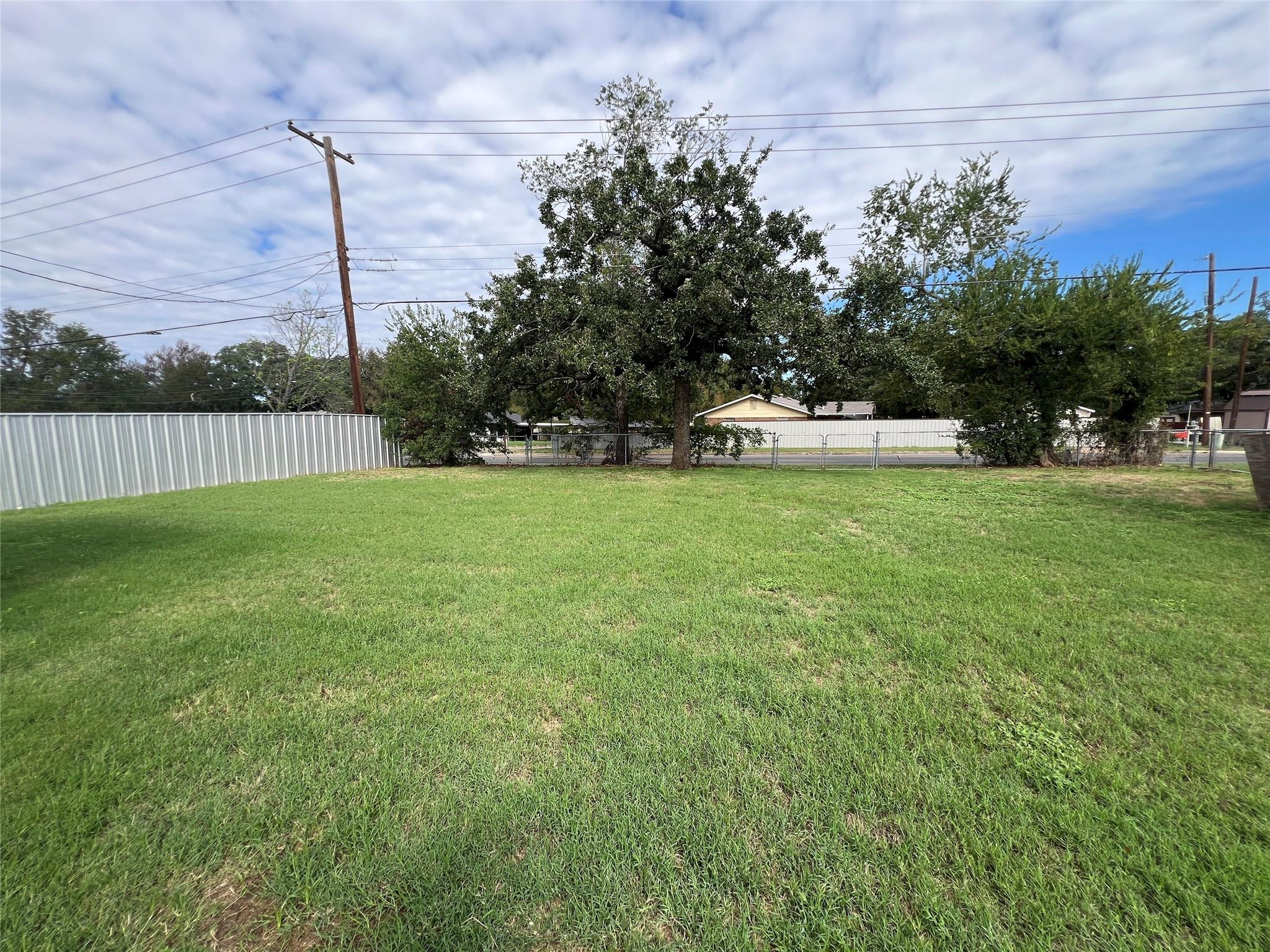 main property photo 24
