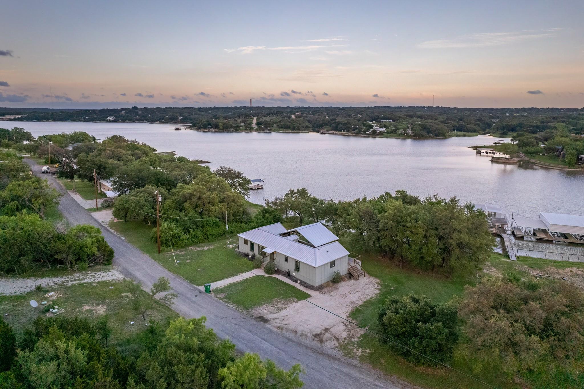 main property photo 13