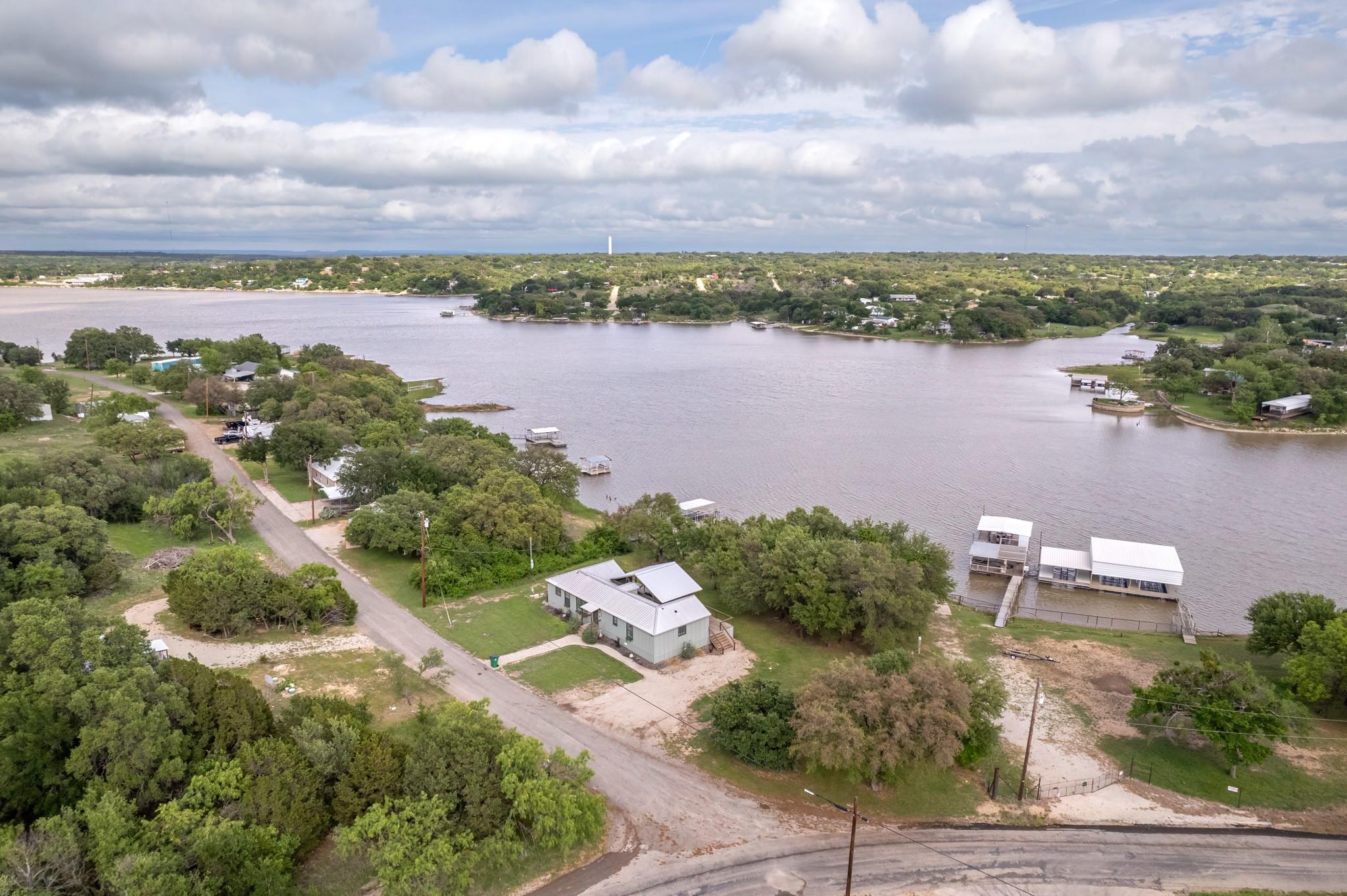 main property photo 18