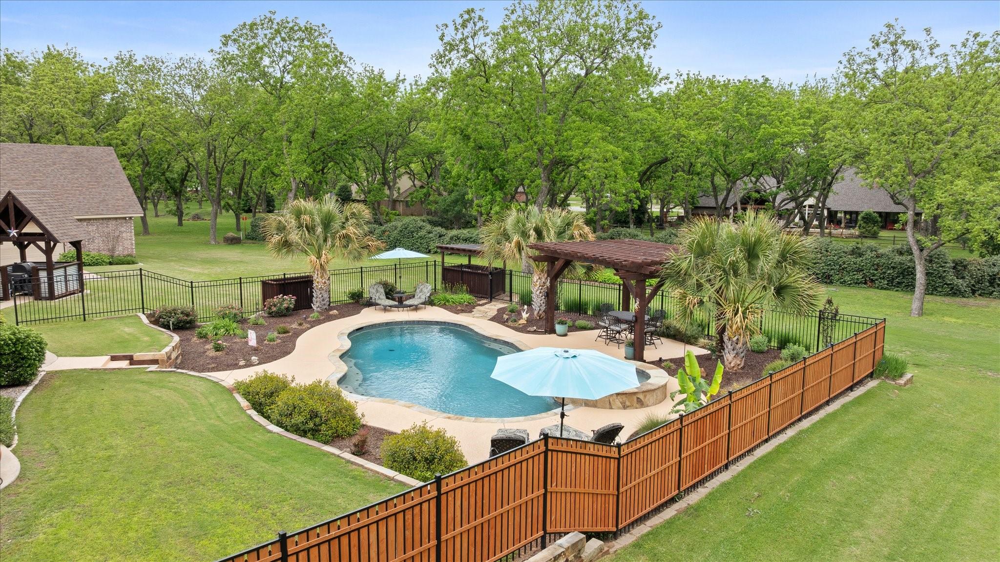 main property photo 35