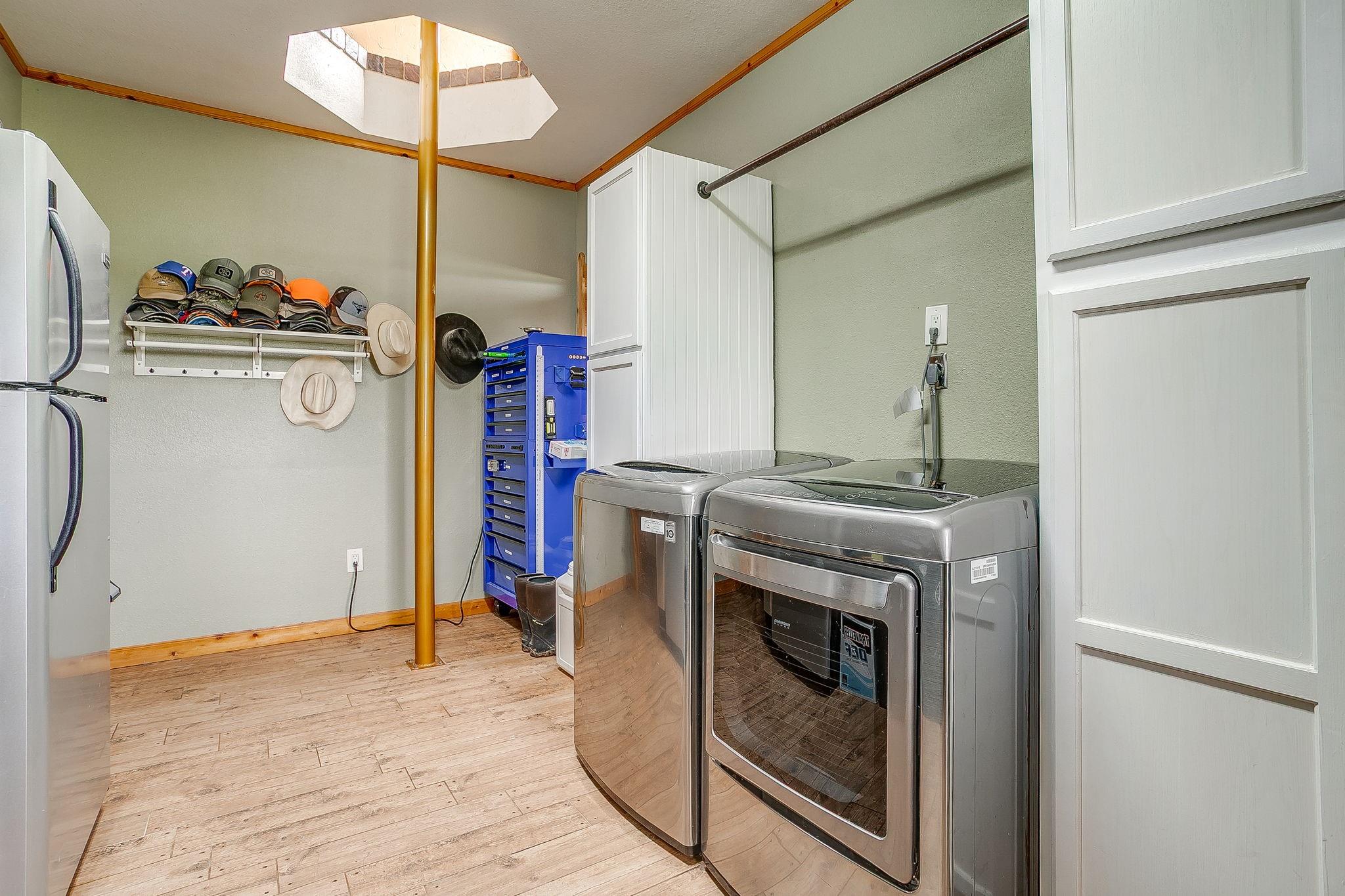 main property photo 11