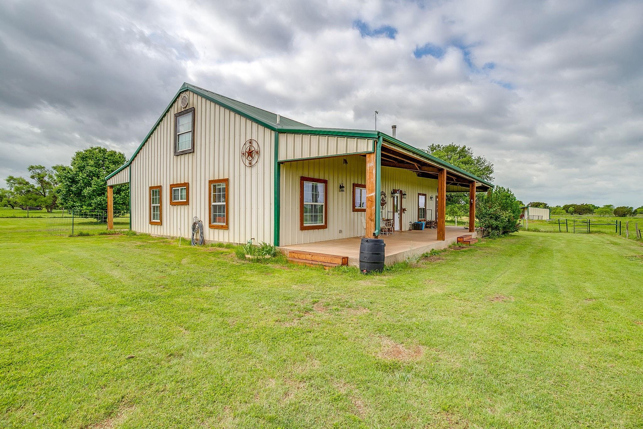 main property photo 4