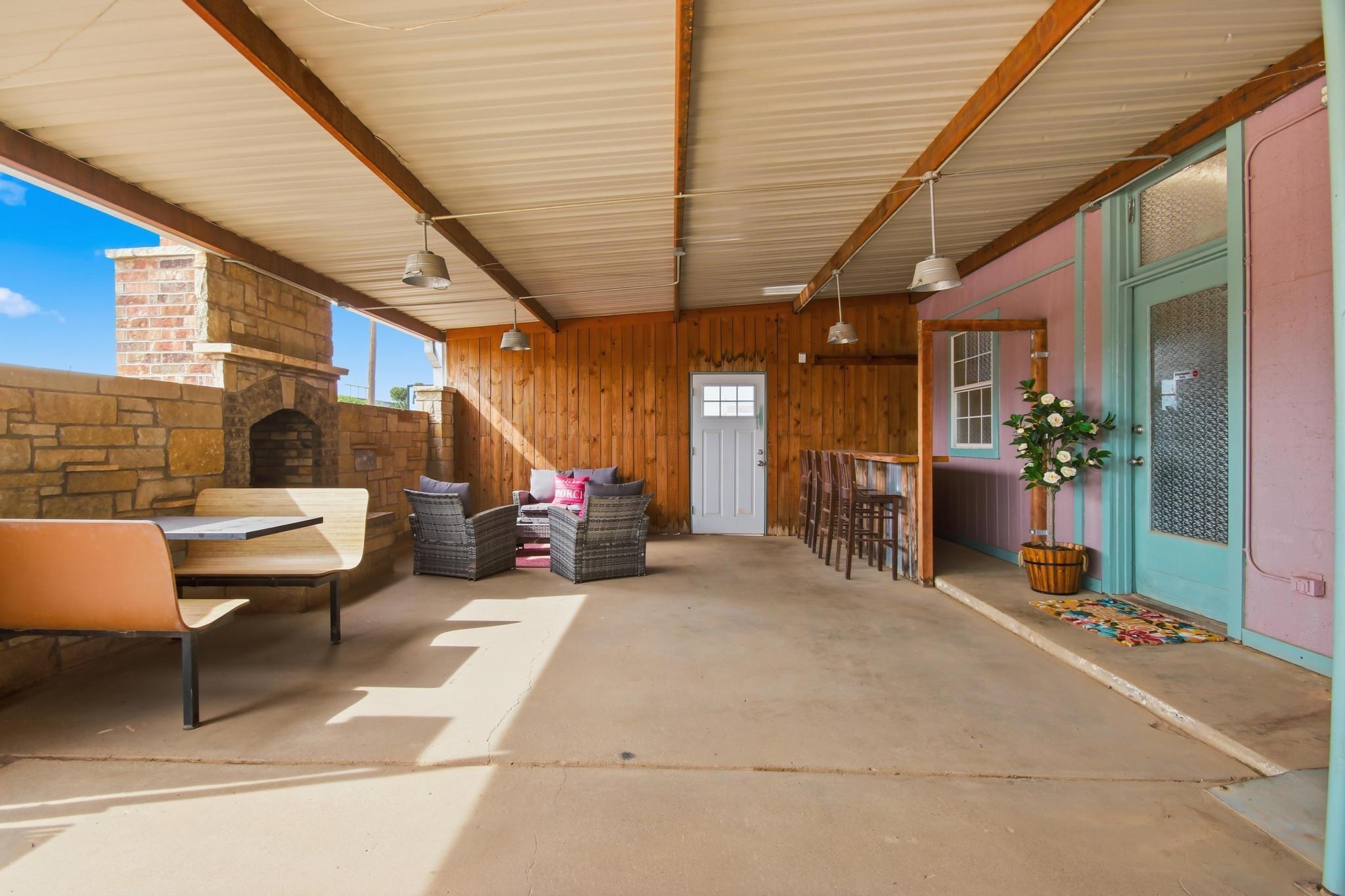 main property photo 4