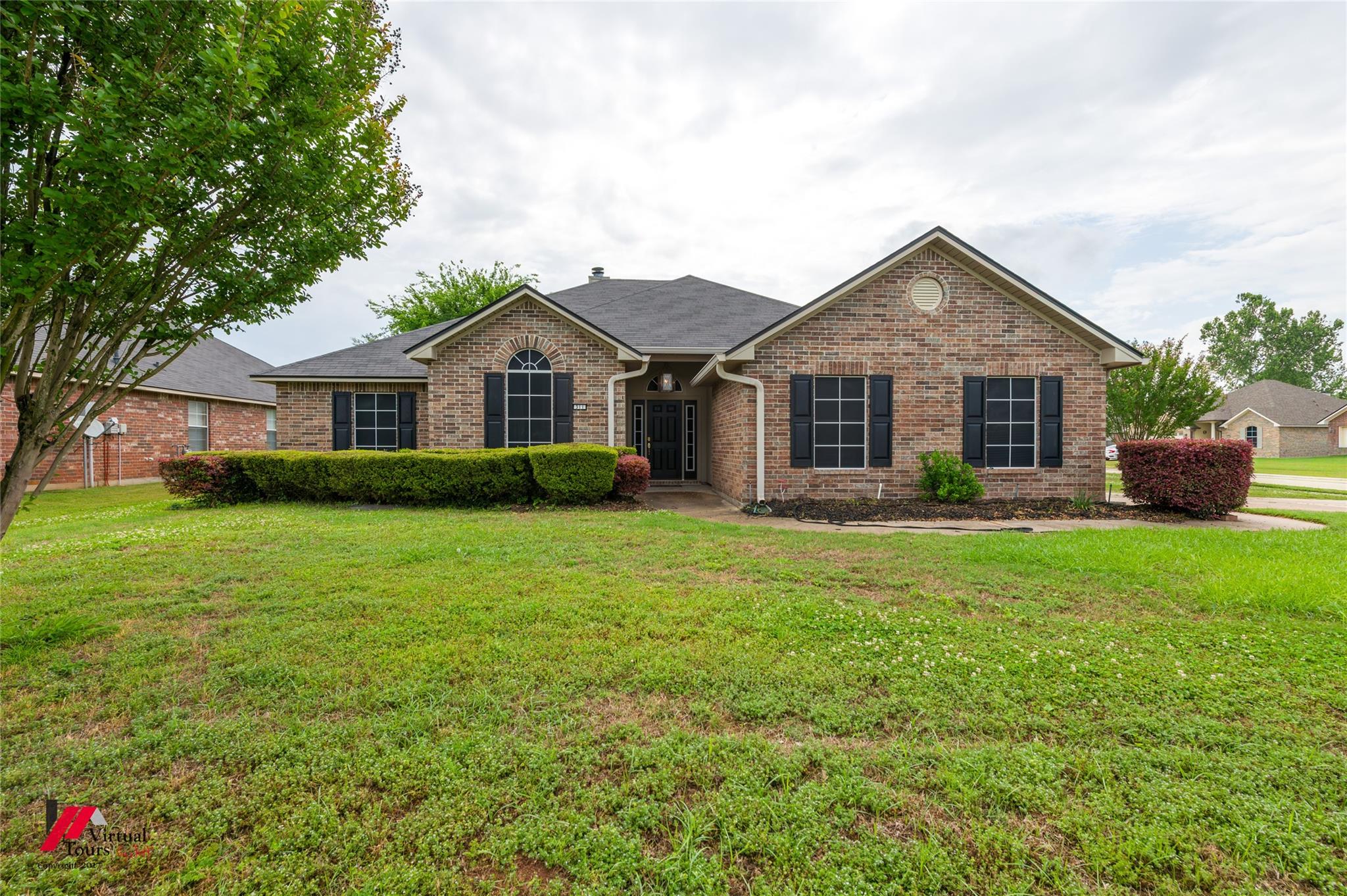 main property photo 3