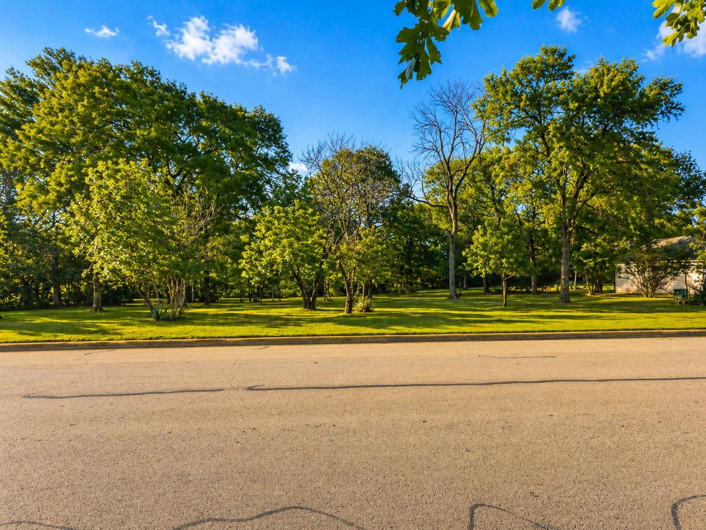 main property photo 28
