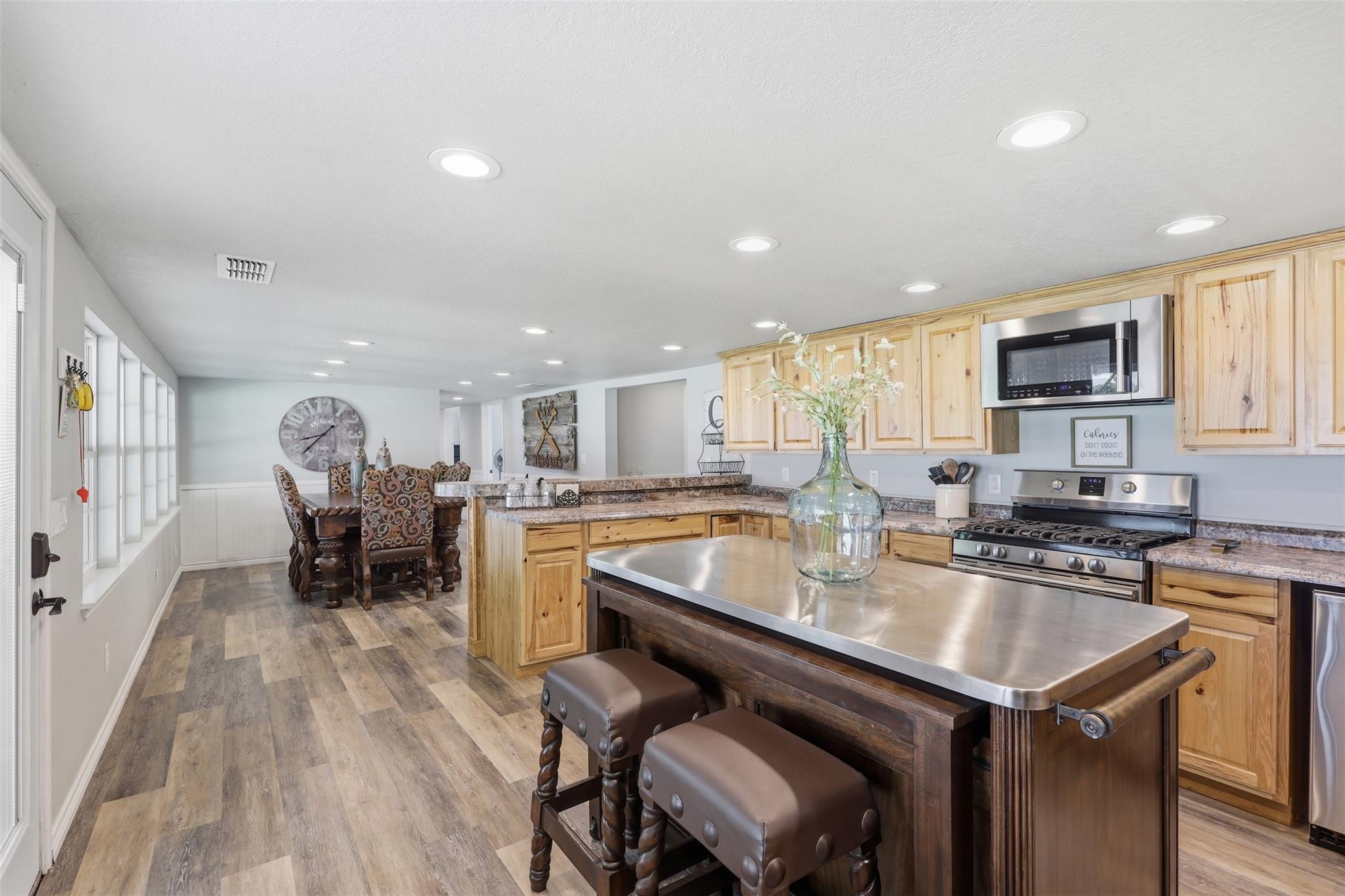 main property photo 19