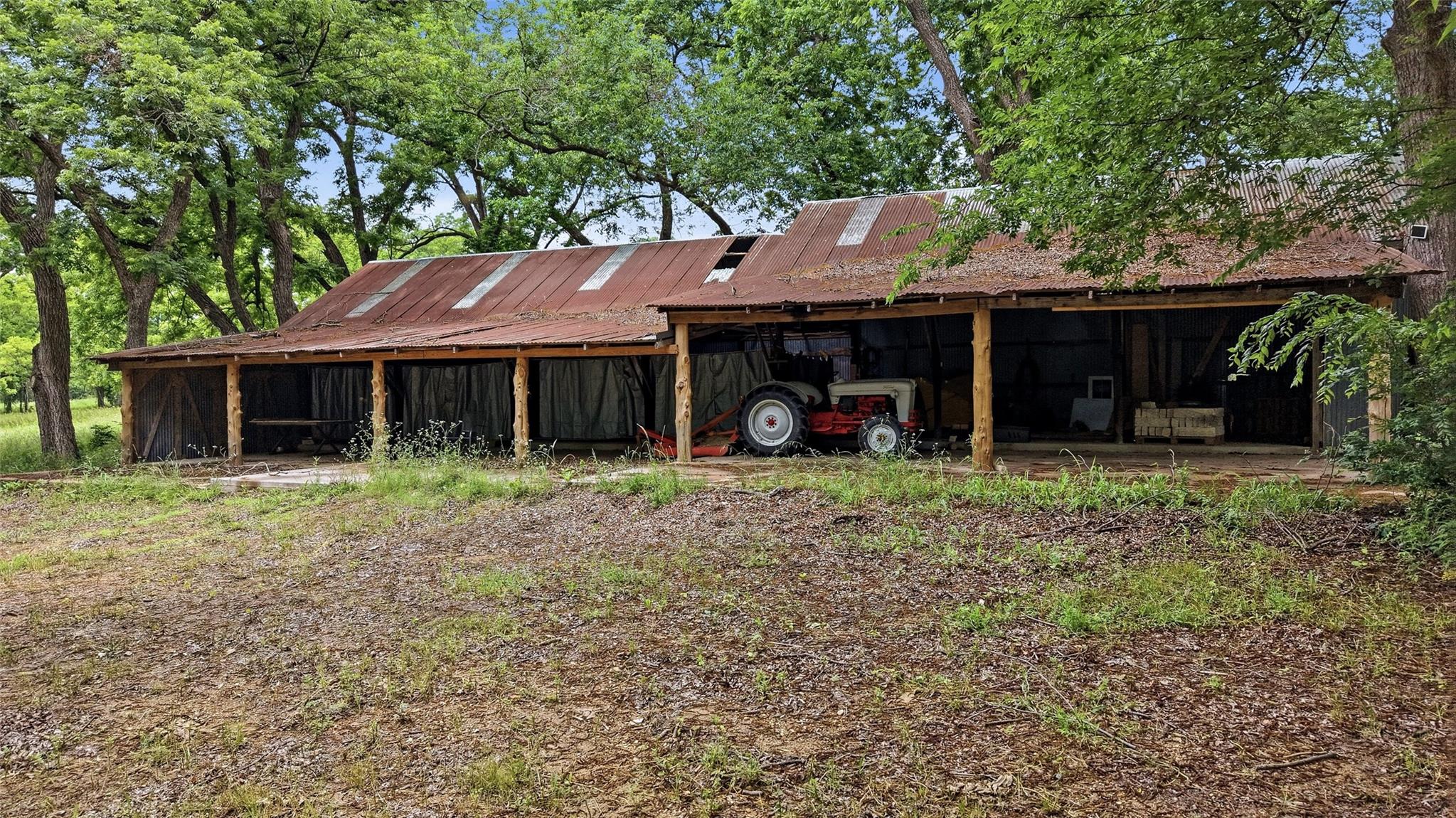 main property photo 18