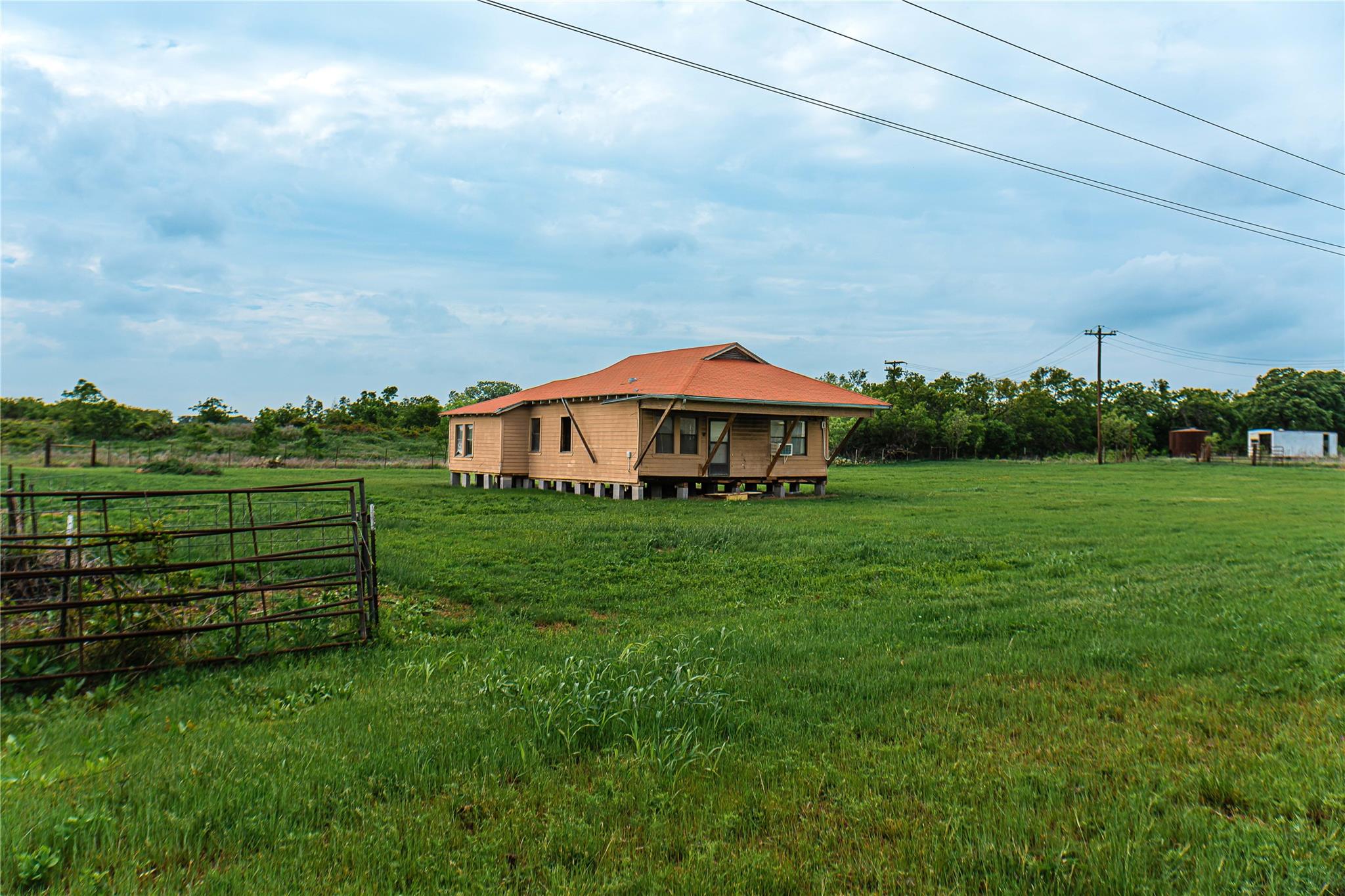 main property photo 9