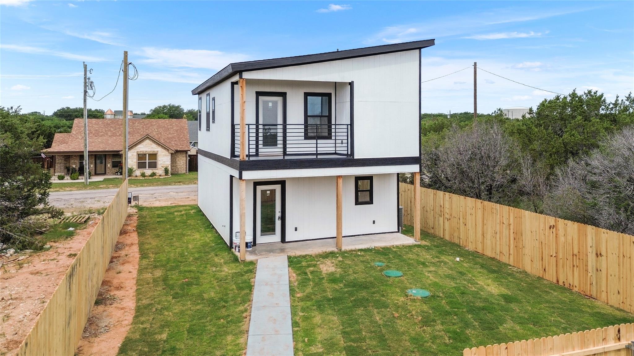 main property photo 14