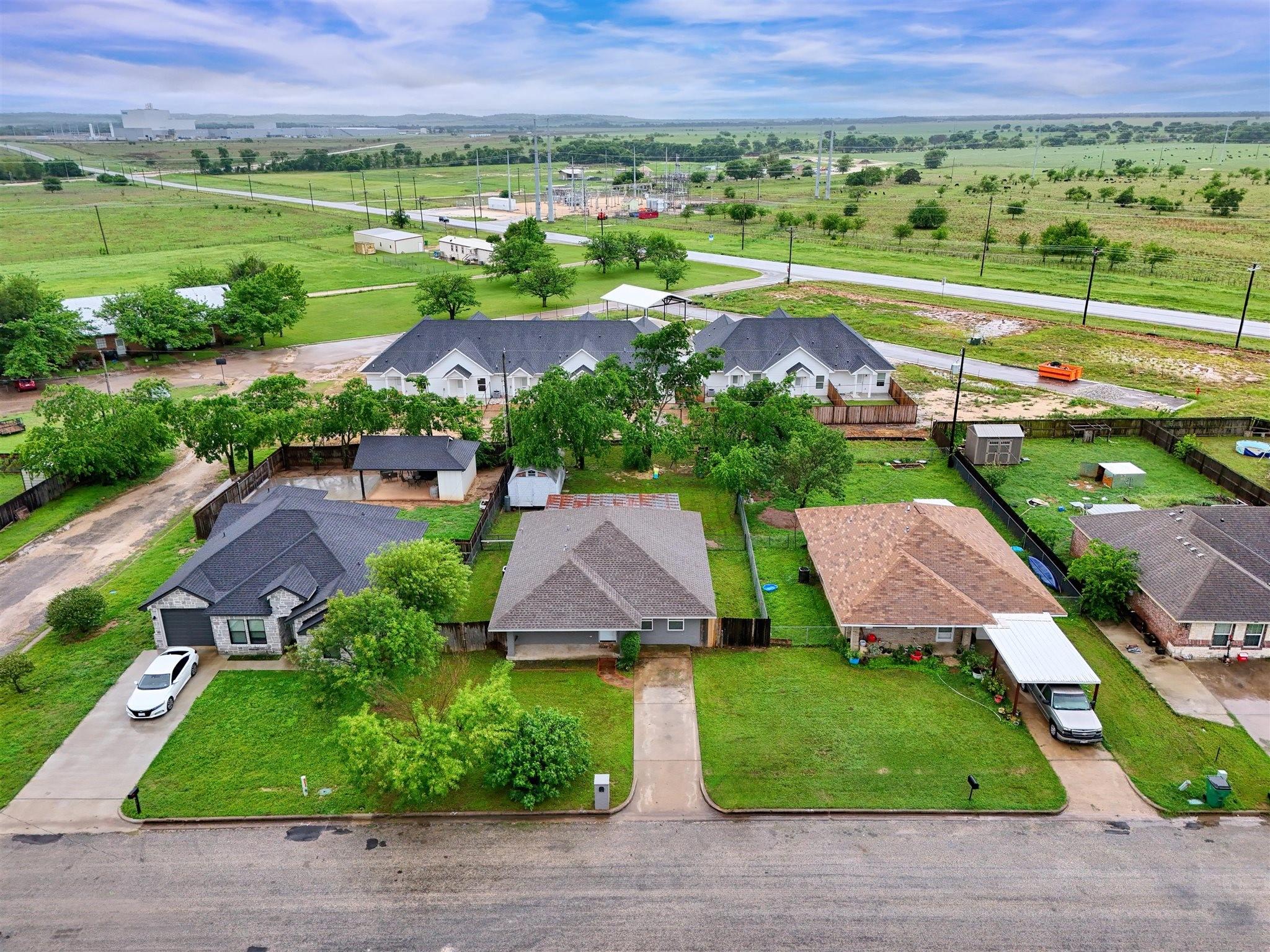 main property photo 27