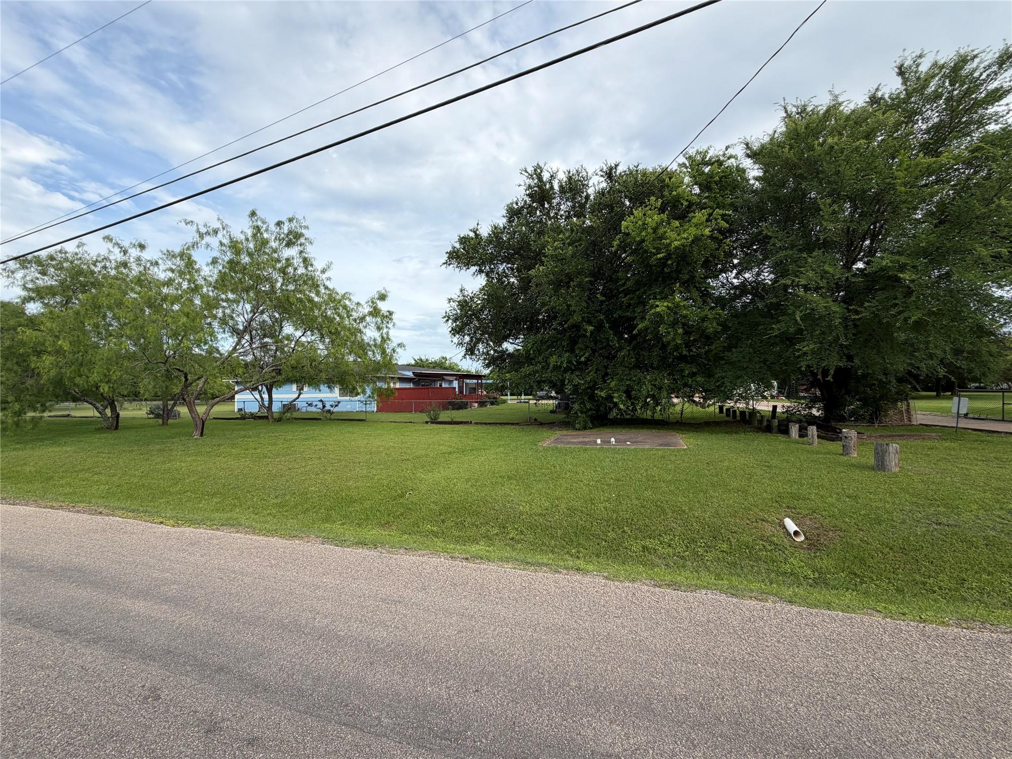 main property photo 11
