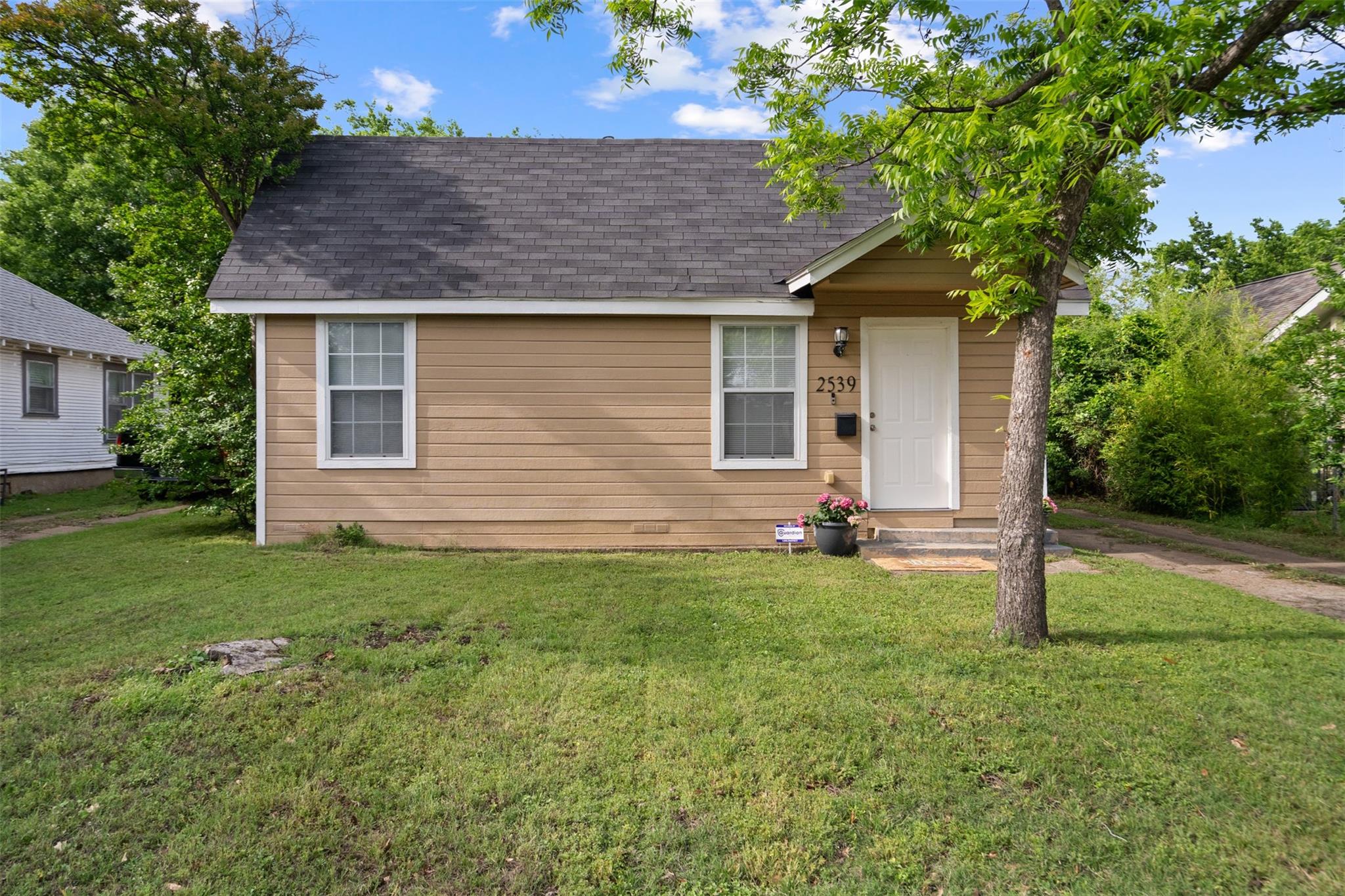 main property photo 29