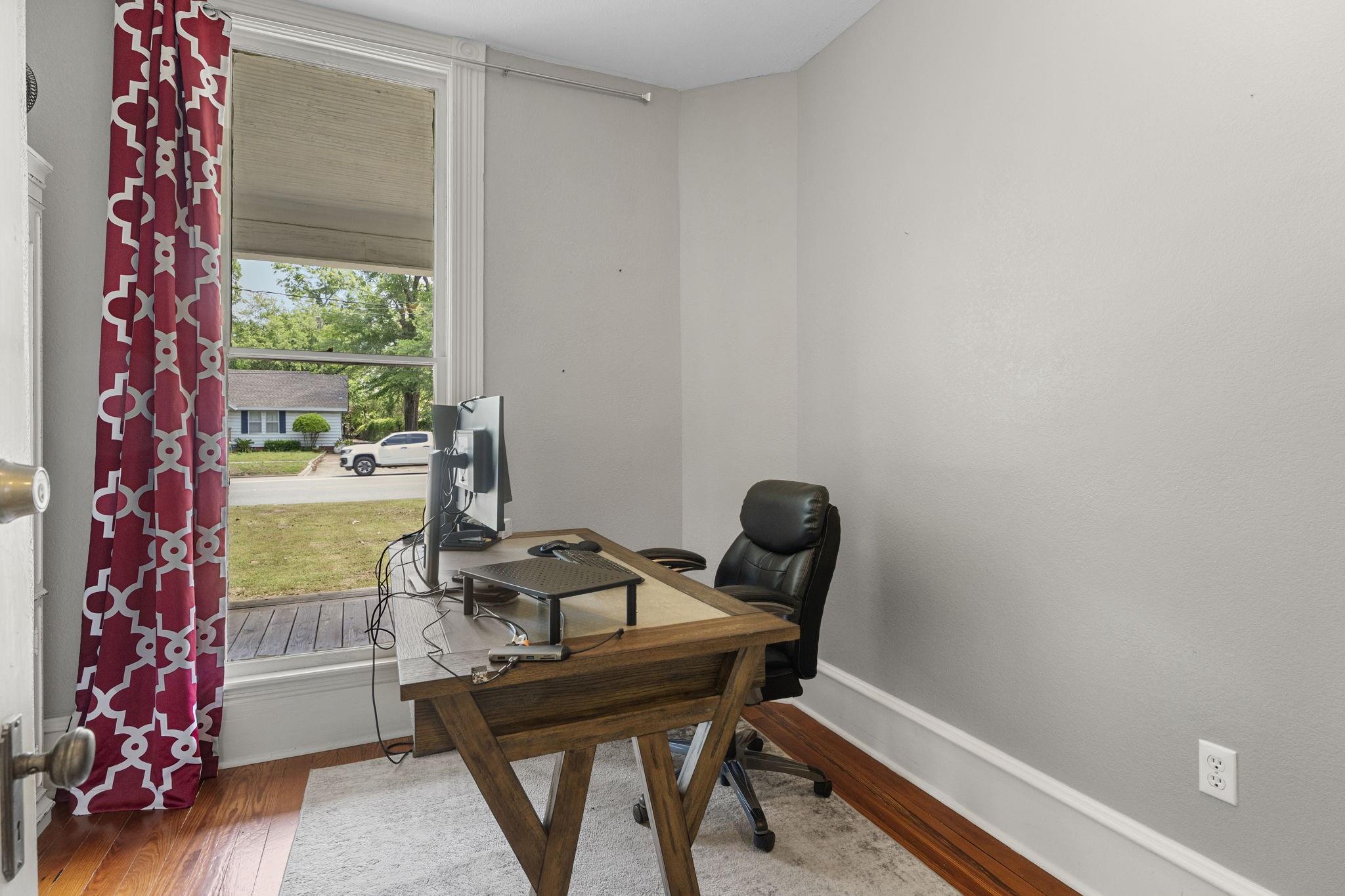 main property photo 11