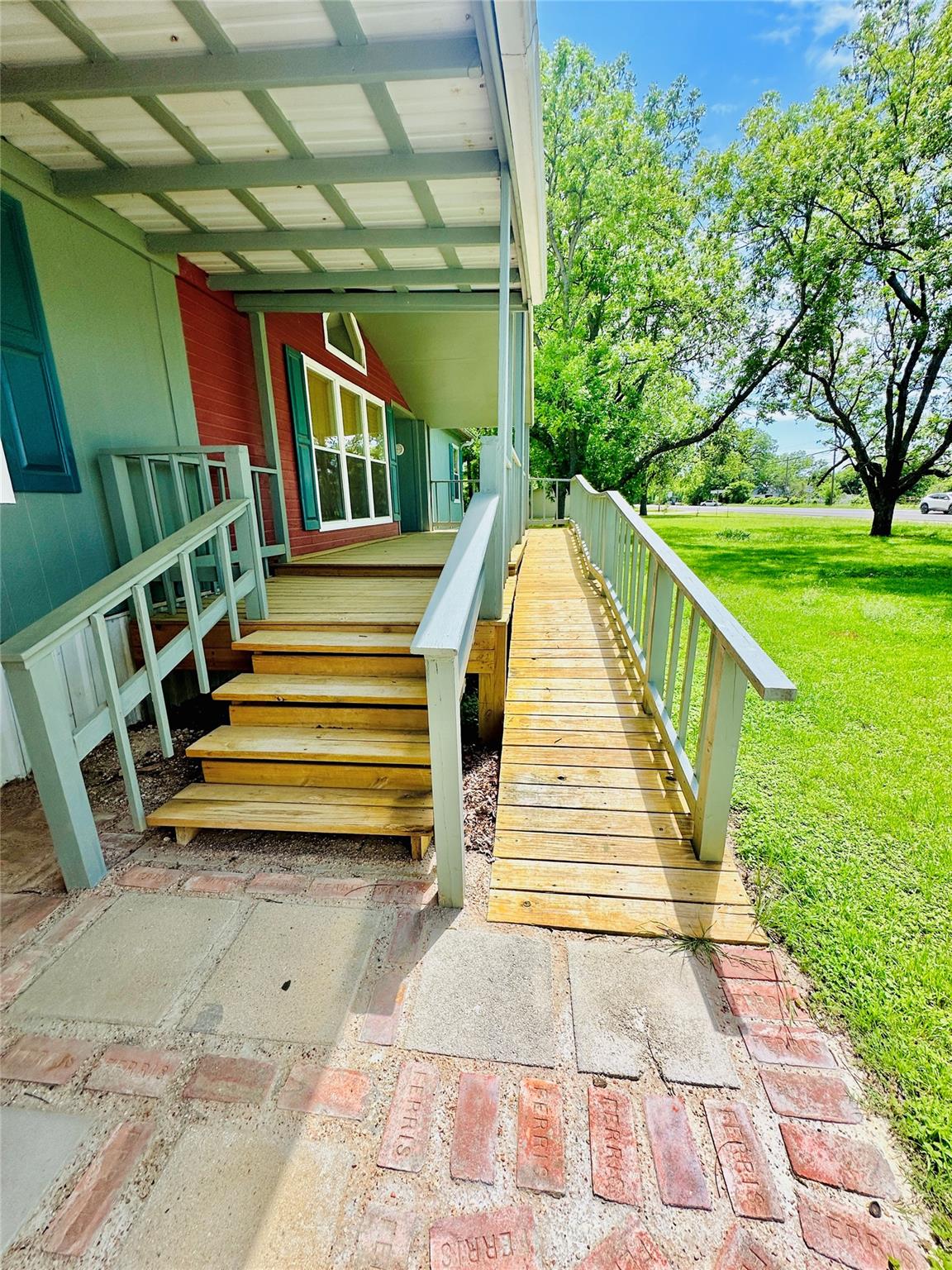 main property photo 30