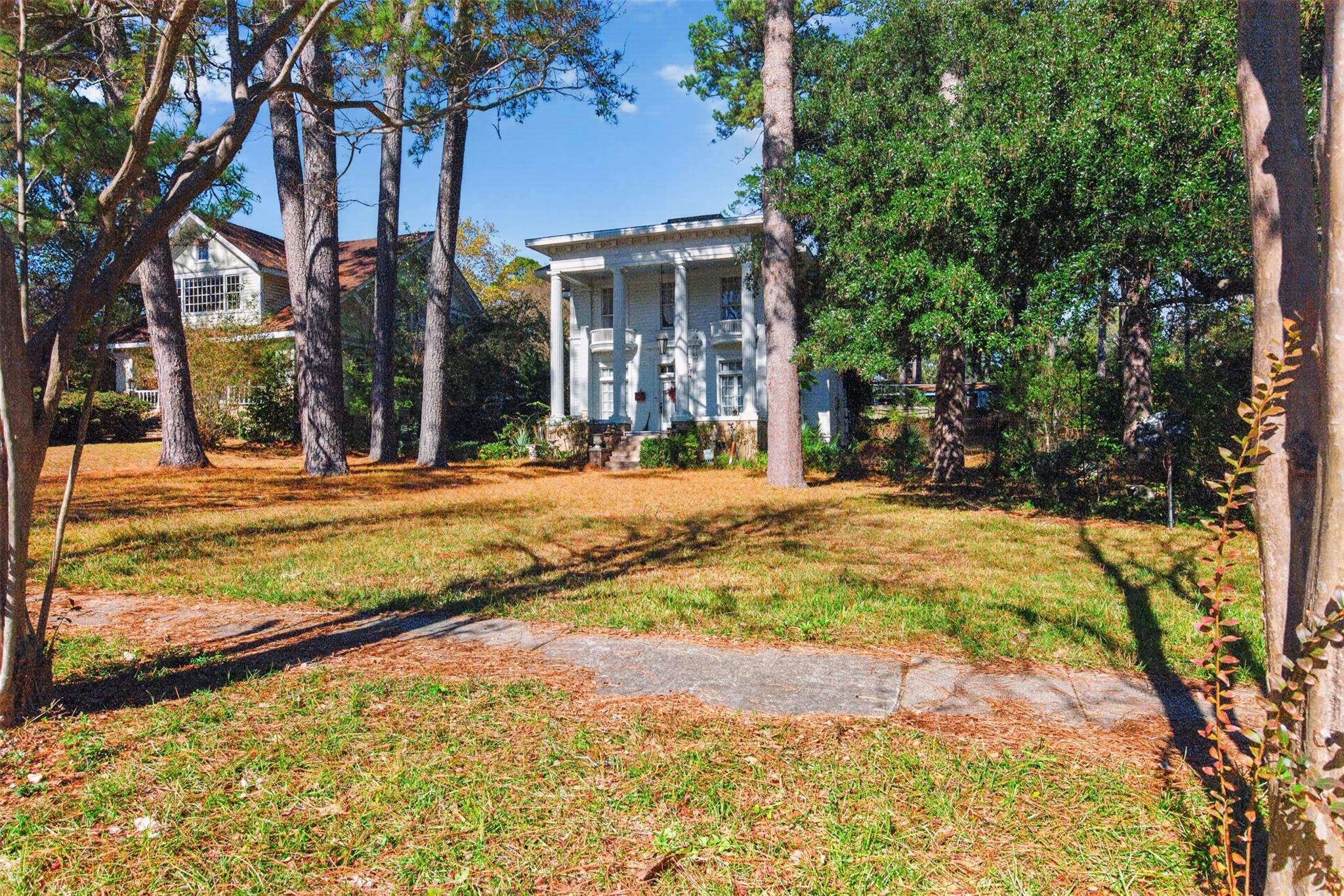 main property photo 34