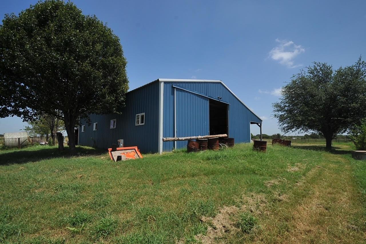 main property photo 19