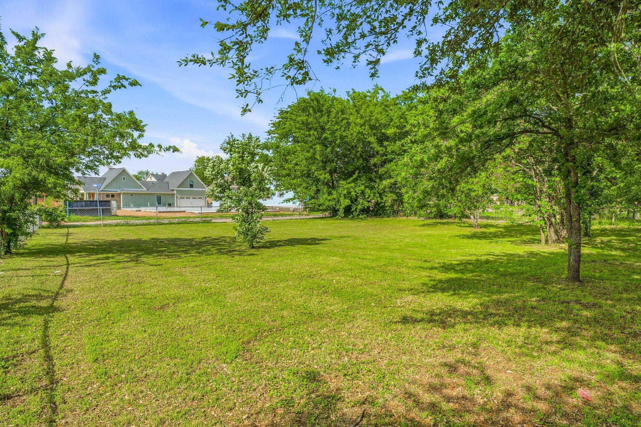 main property photo 28