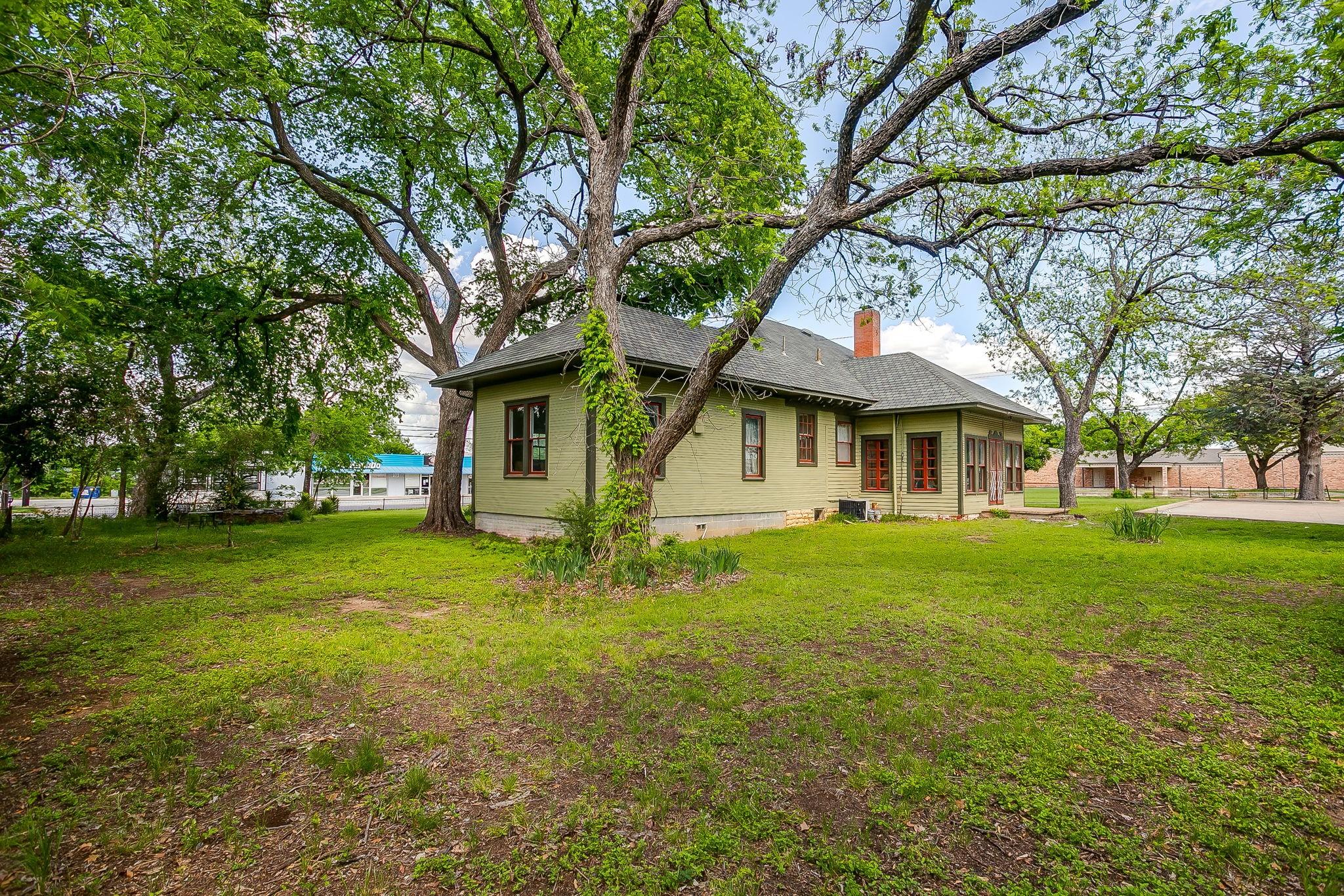 main property photo 39