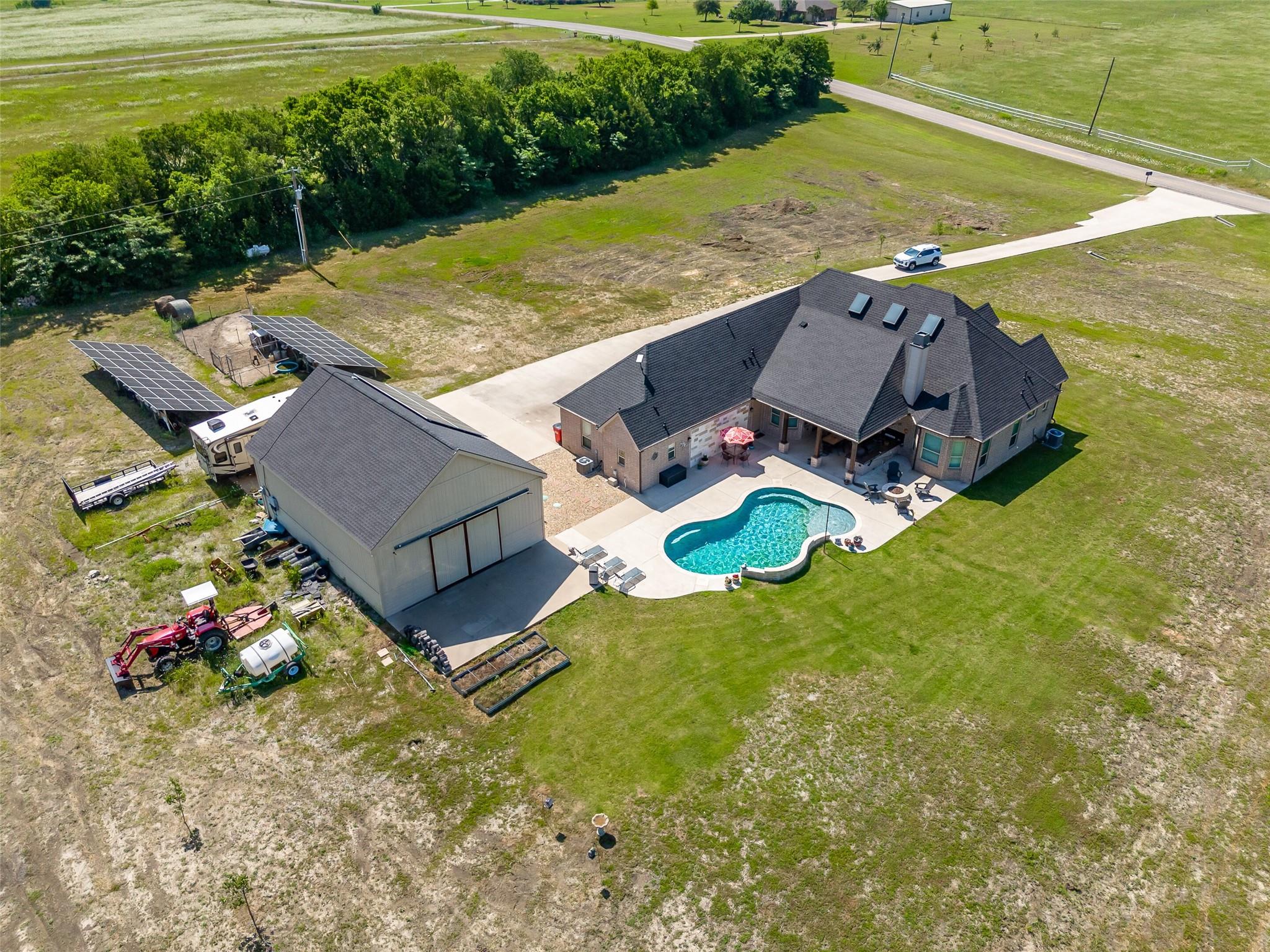 main property photo 26