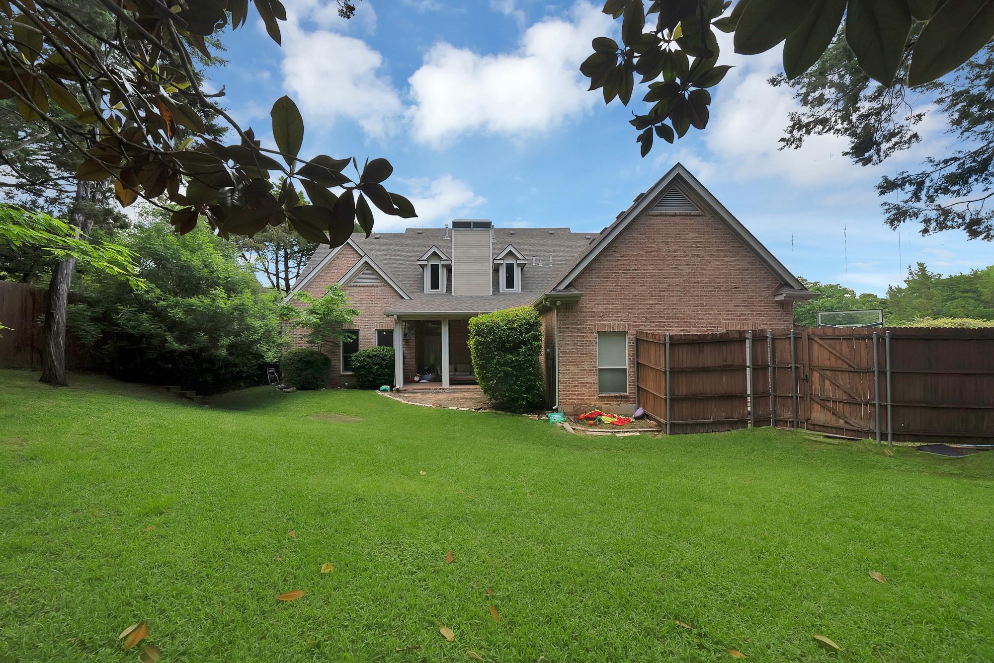 main property photo 28