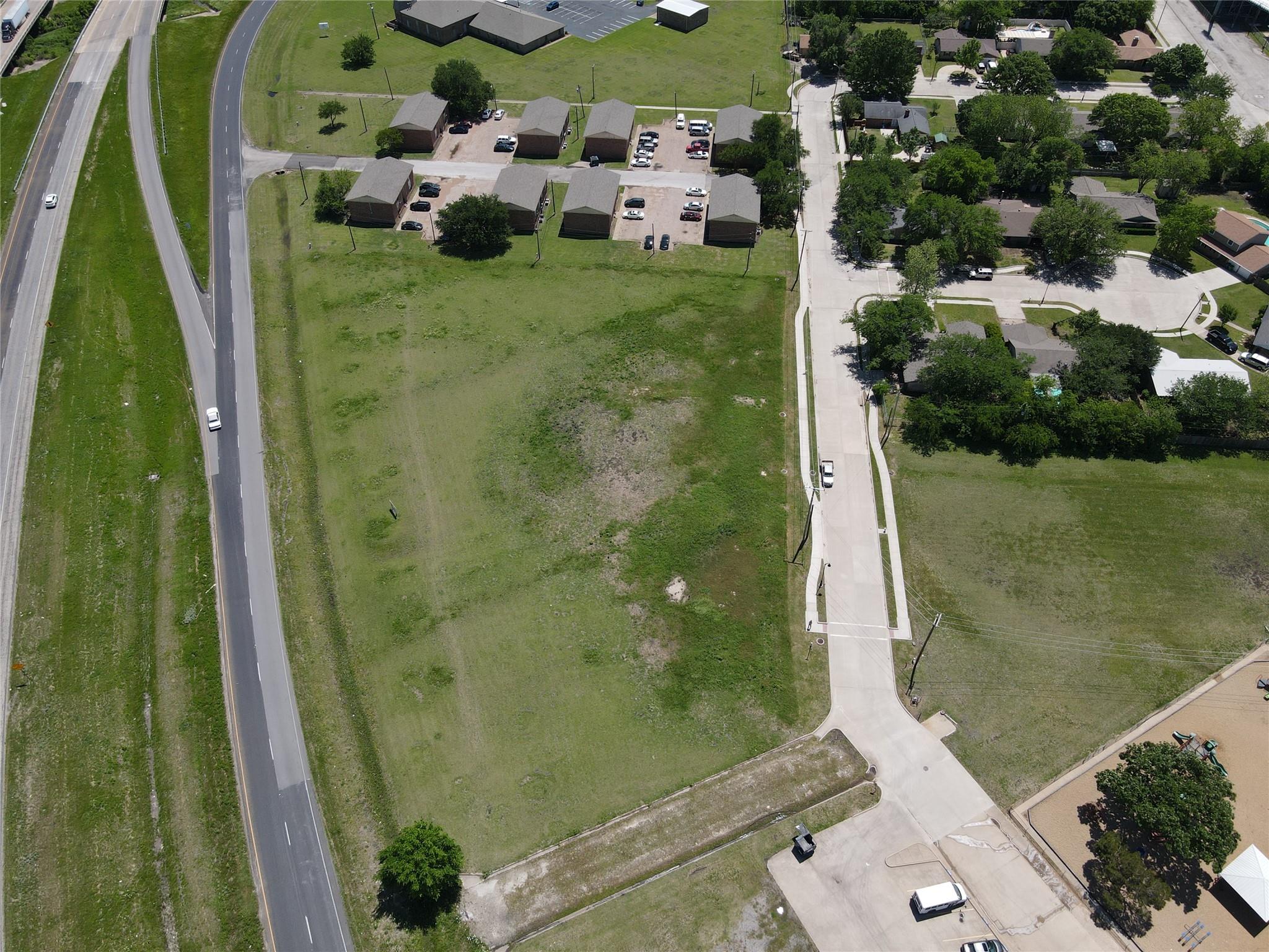 main property photo 14