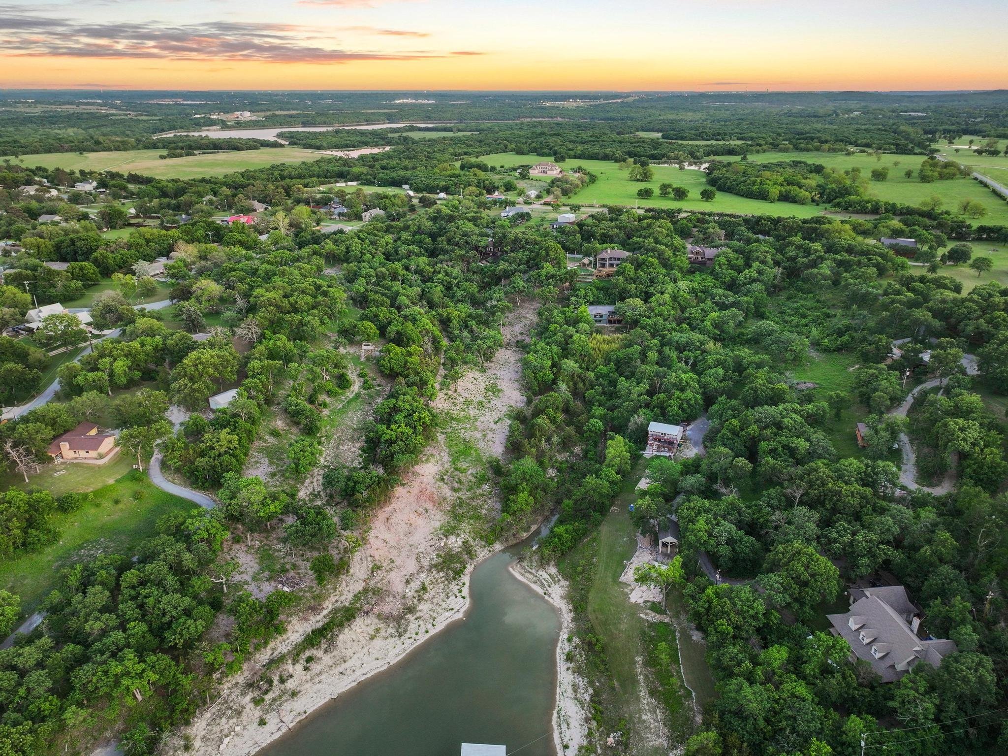 main property photo 35