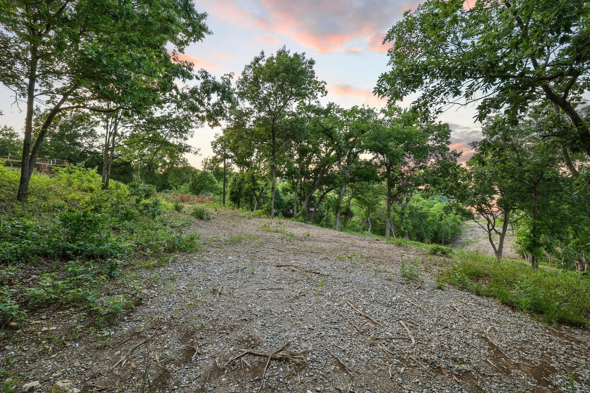 main property photo 9