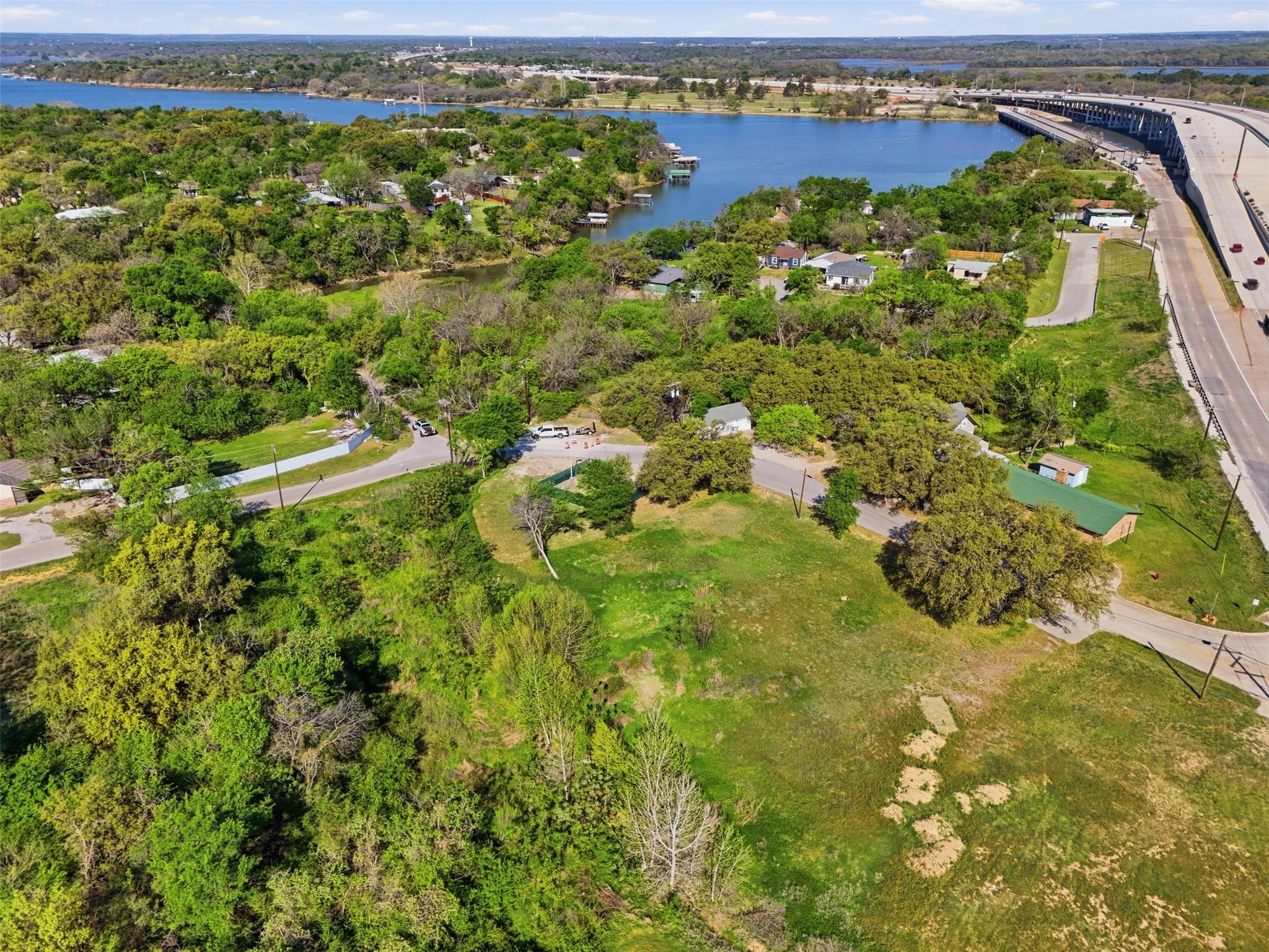 main property photo 11